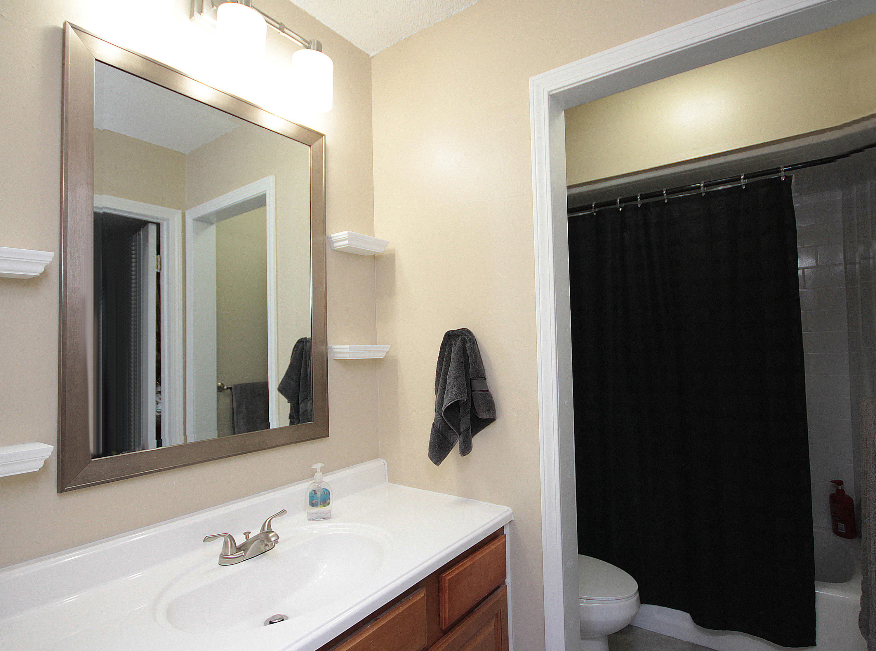 FOREST MANOR - Residential