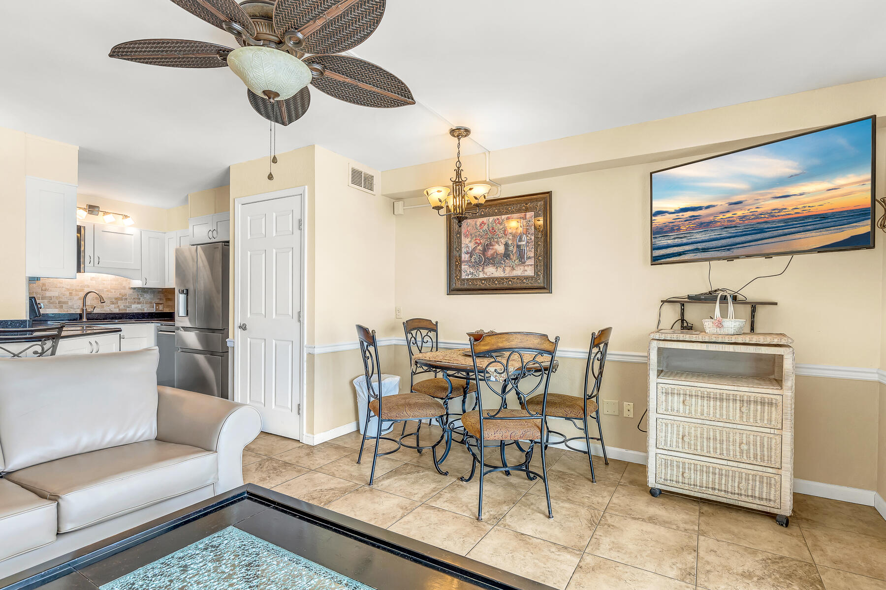 SUMMIT CONDOMINIUM, THE - Residential