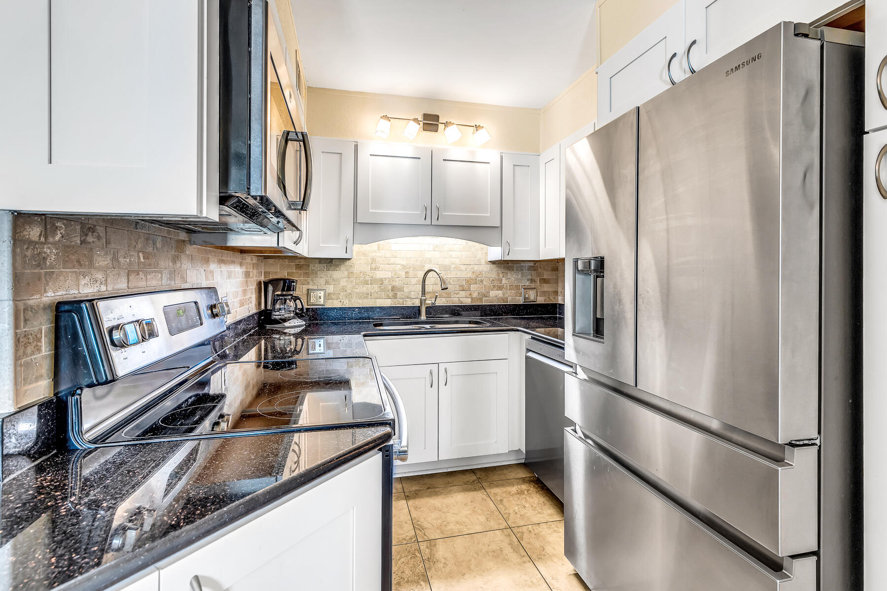 SUMMIT CONDOMINIUM, THE - Residential