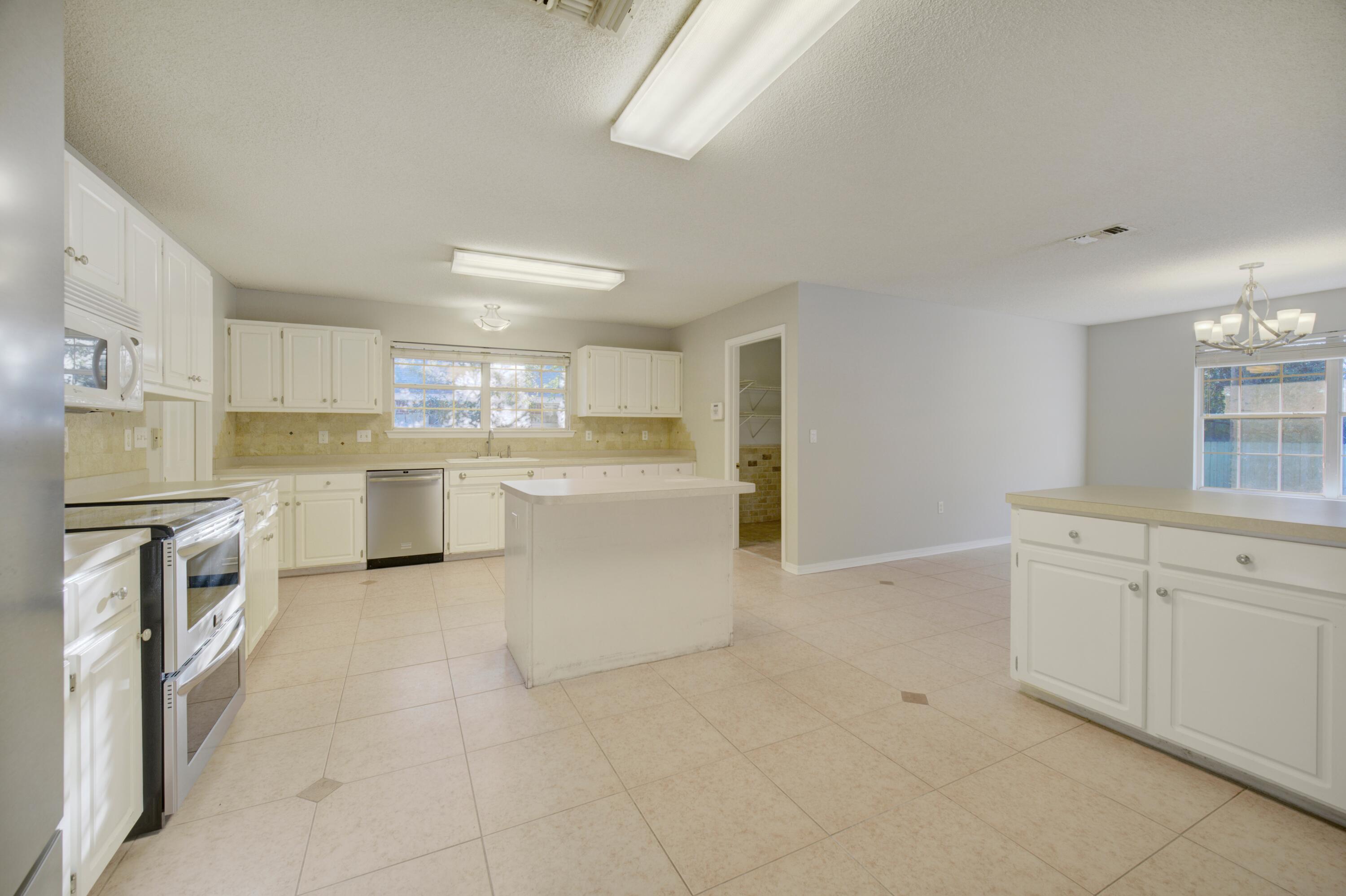 Marion Manor/Ph II - Residential