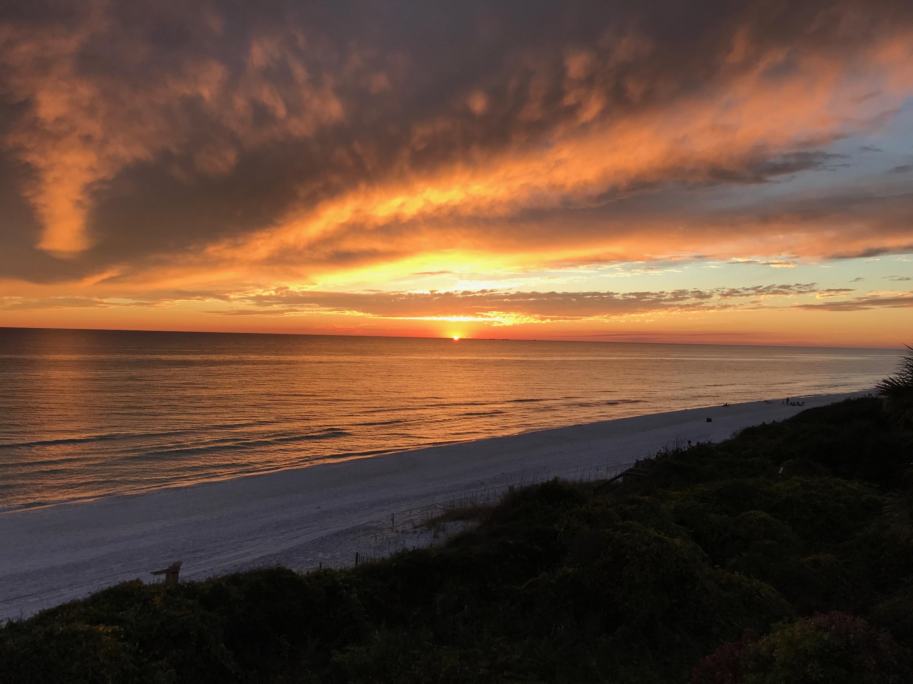 EMERALD SURF VILLAS - Residential