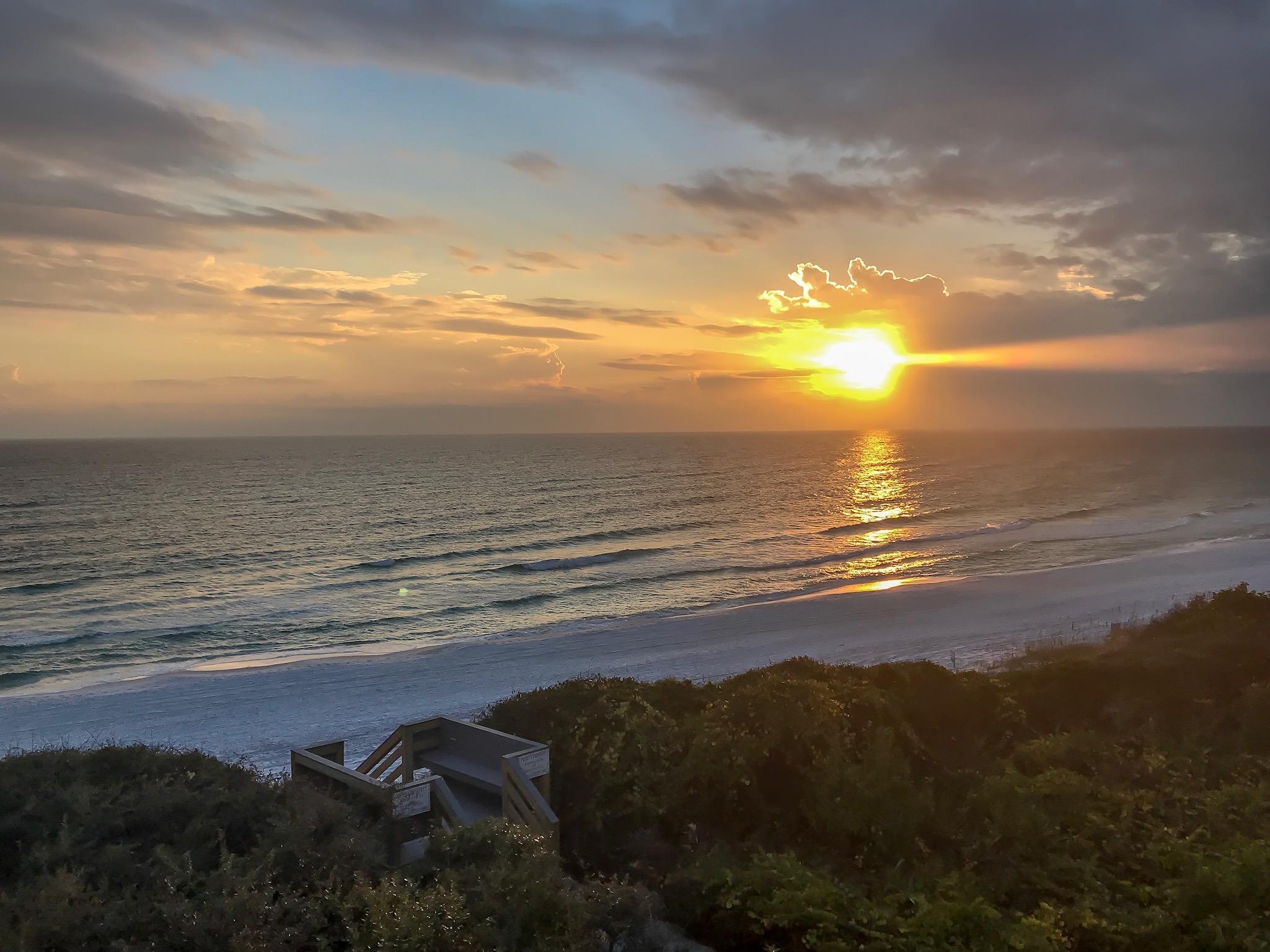 EMERALD SURF VILLAS - Residential