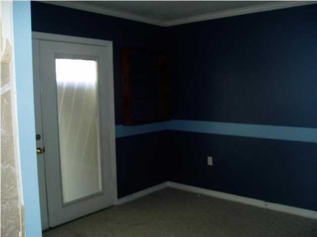 EMERALD GARDENS - Residential Lease
