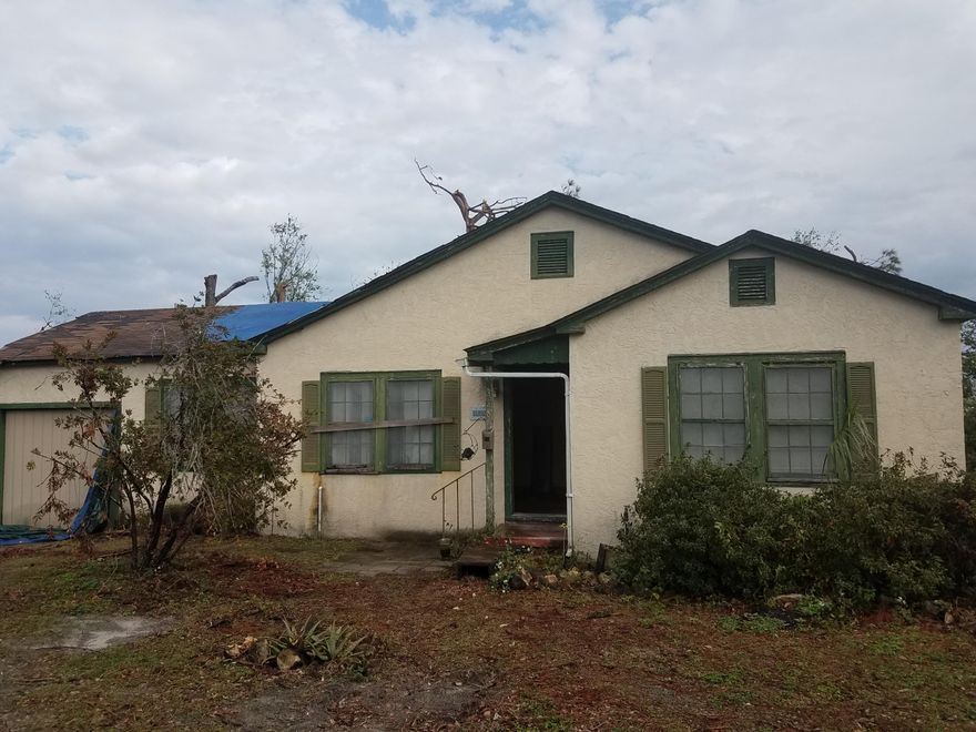 ACTIVE-CONTINGENT, ACCEPTING BACK UP OFFERS.Two bedroom / 1 bathroom home located in the Cove on a quarter acre lot (+/-). Walking distance to restaurants and Bay Medical Center. Enjoy a day walking around the historic Cove, and enjoy the ease and convenience of Bay Medical Center, public and private schools. Live minutes from 23rd Street, Highway 77 (North Cove Boulevard), and Highway 231. The Cove is the most sought after area to live in Panama City. Affordably priced, some hurricane damage.