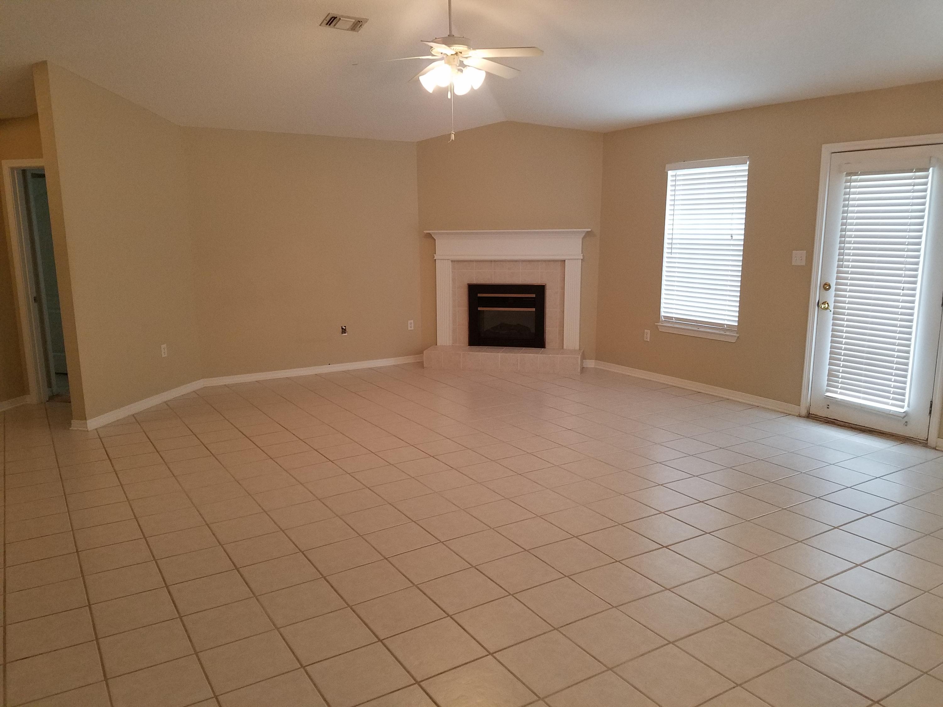 EMERALD LAKES PH 1 - Residential Lease