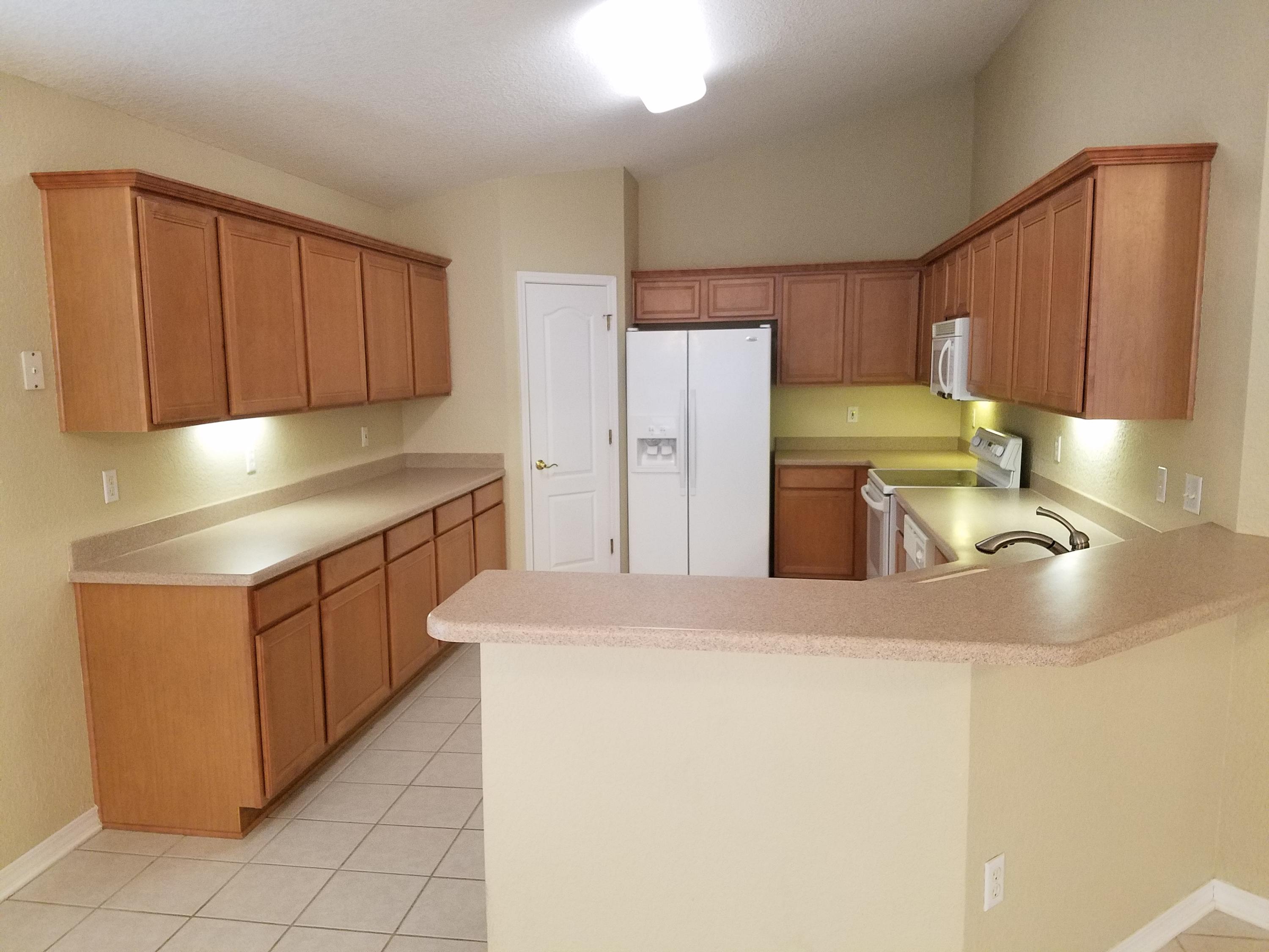 EMERALD LAKES PH 1 - Residential Lease