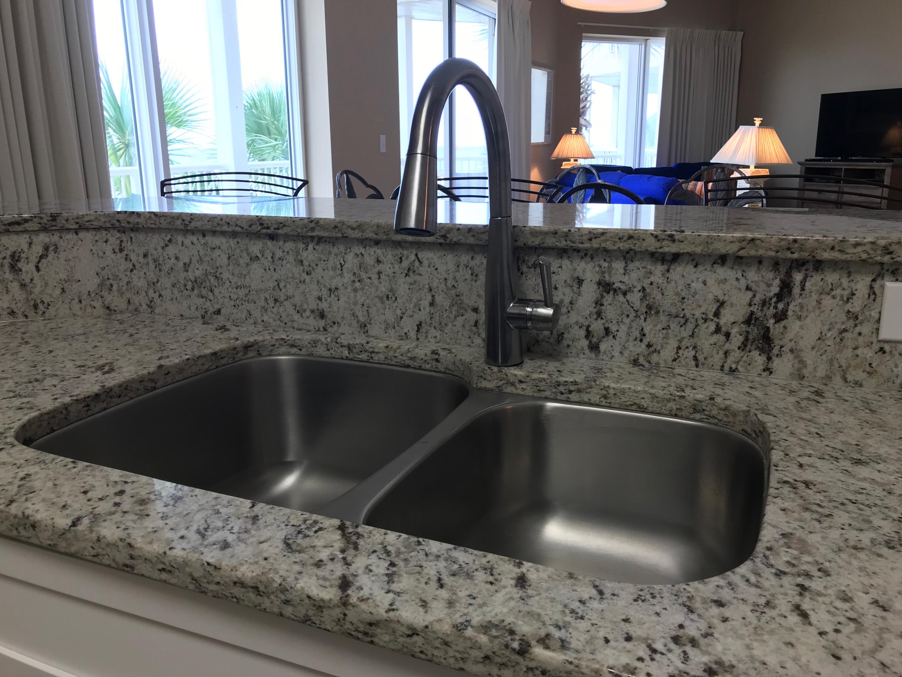 Crystal View Condo - Residential