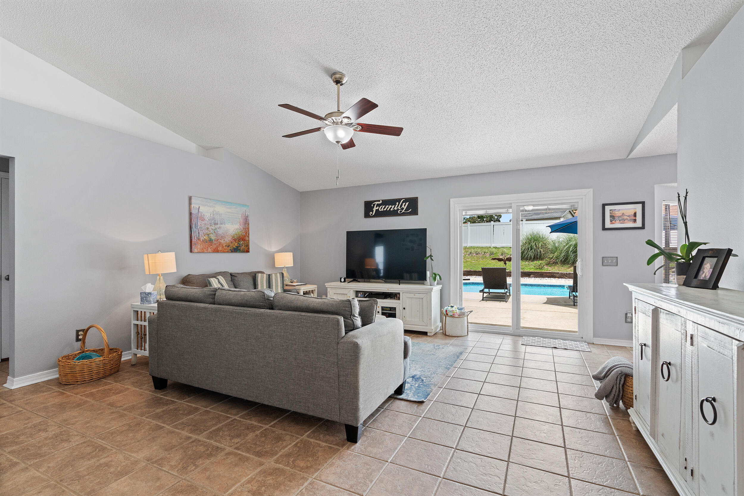 NORTHVIEW ESTATES 7TH ADDN - Residential