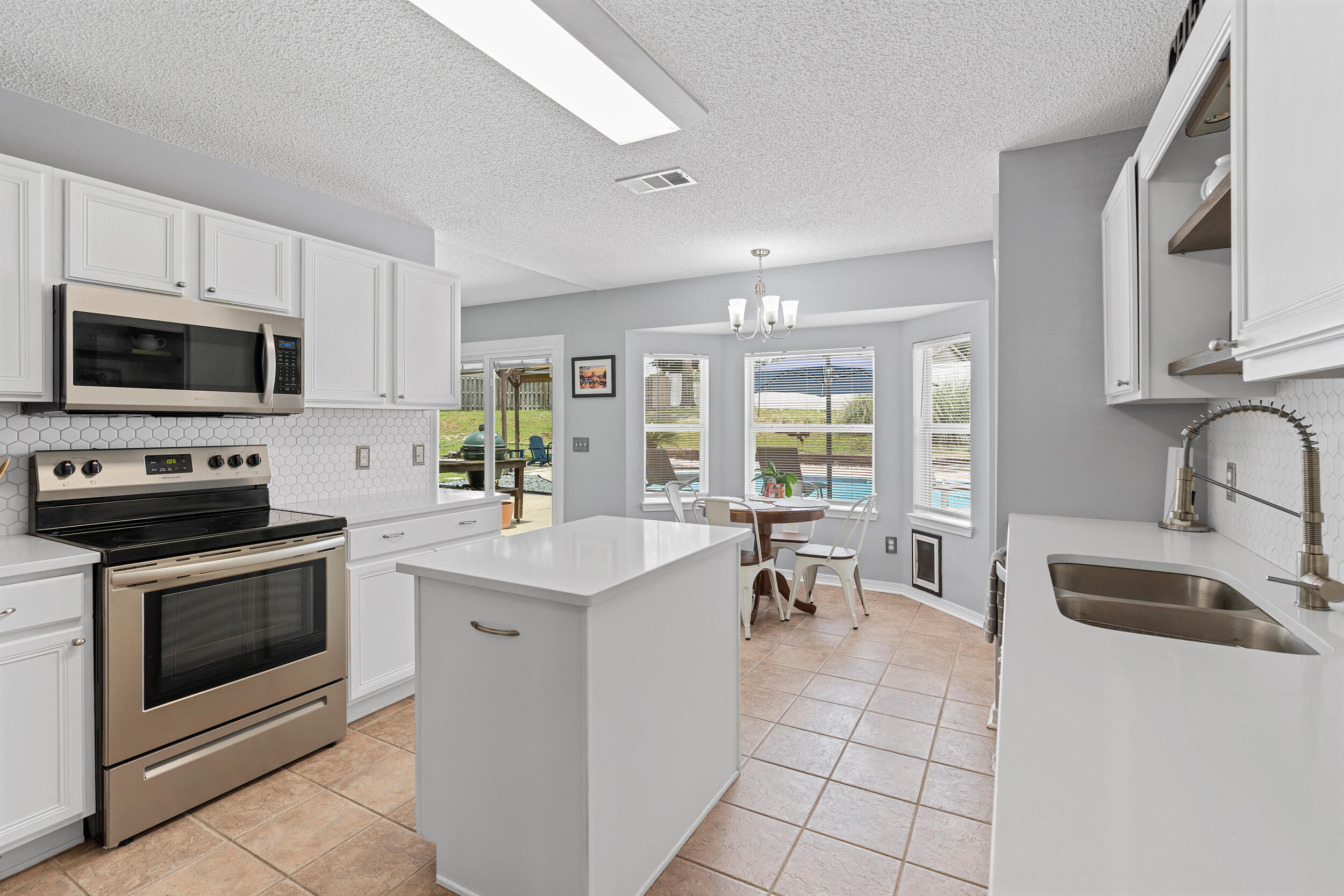 NORTHVIEW ESTATES 7TH ADDN - Residential