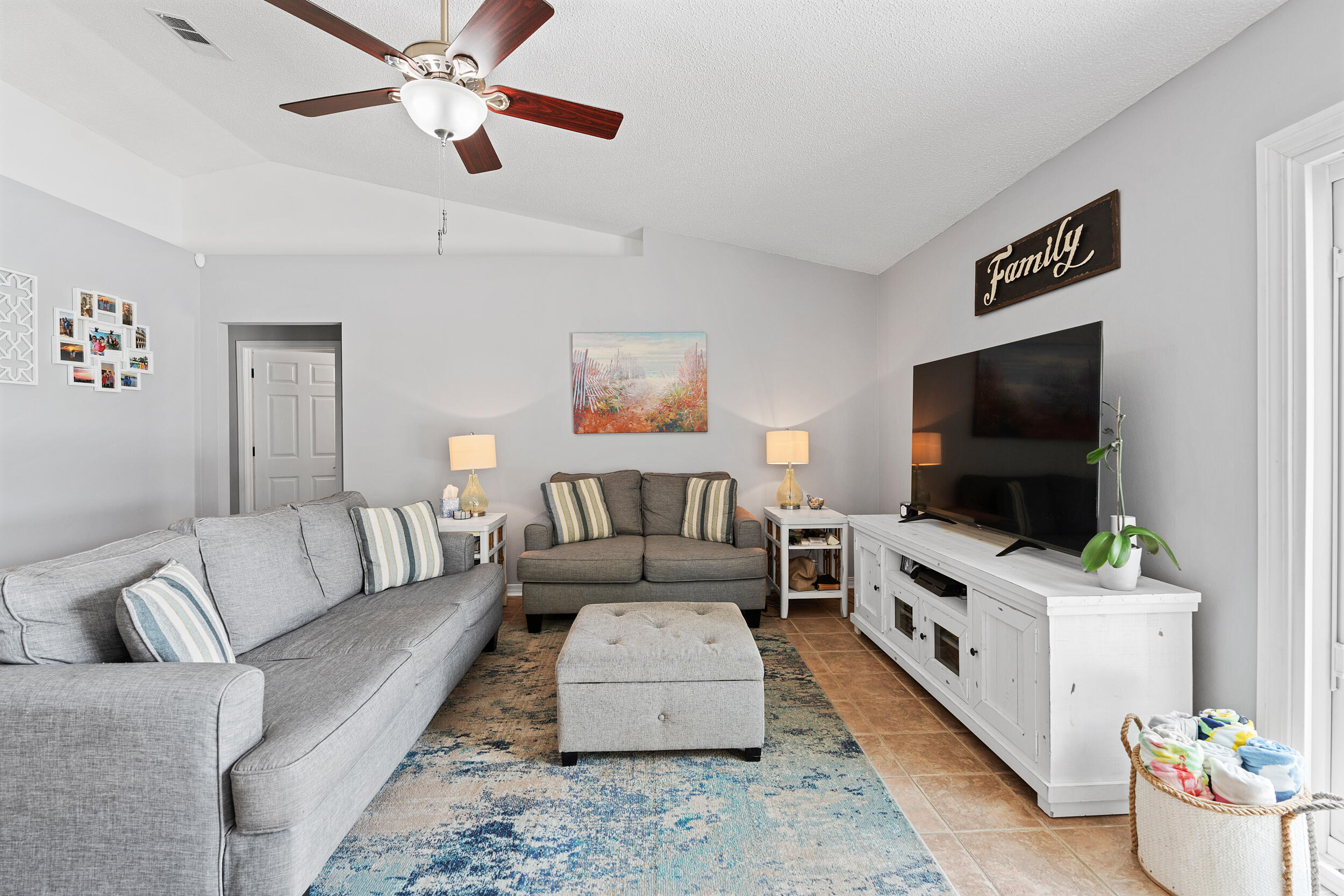 NORTHVIEW ESTATES 7TH ADDN - Residential