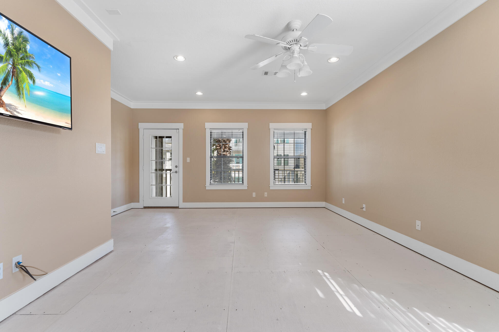 EMERALD WATERS VILLAGE - Residential