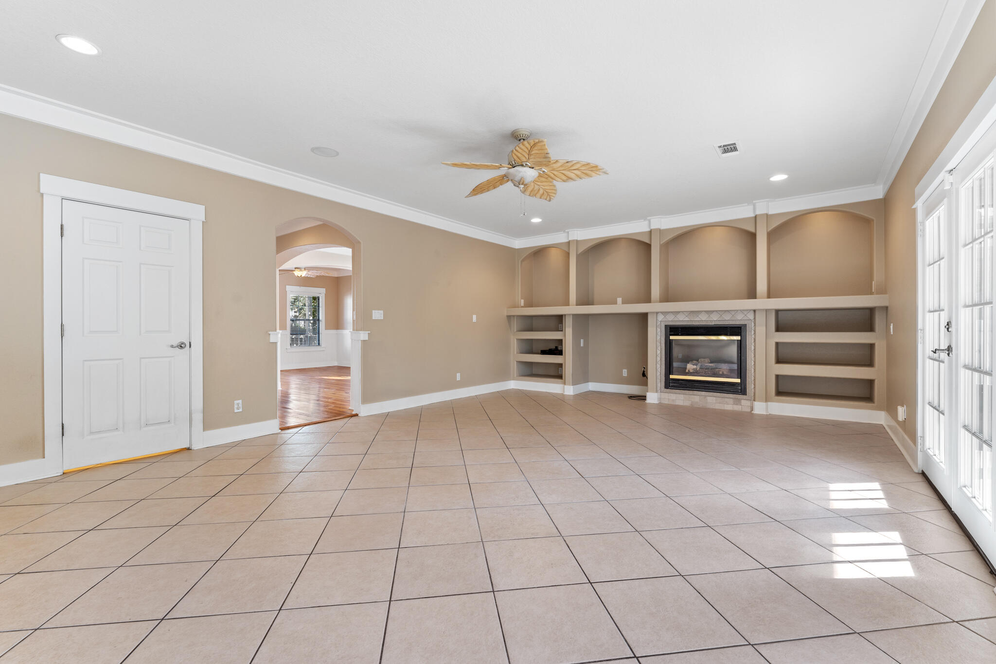 EMERALD WATERS VILLAGE - Residential