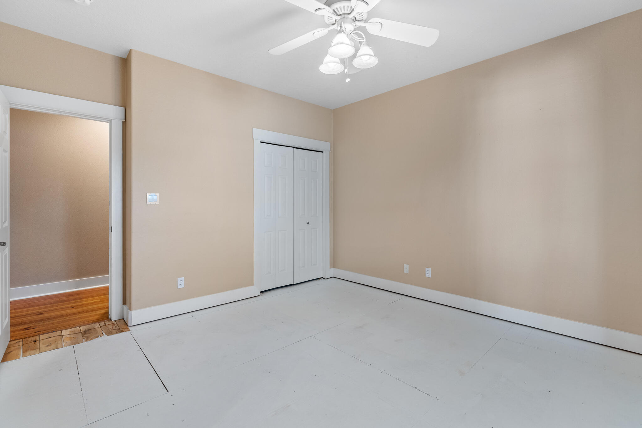 EMERALD WATERS VILLAGE - Residential