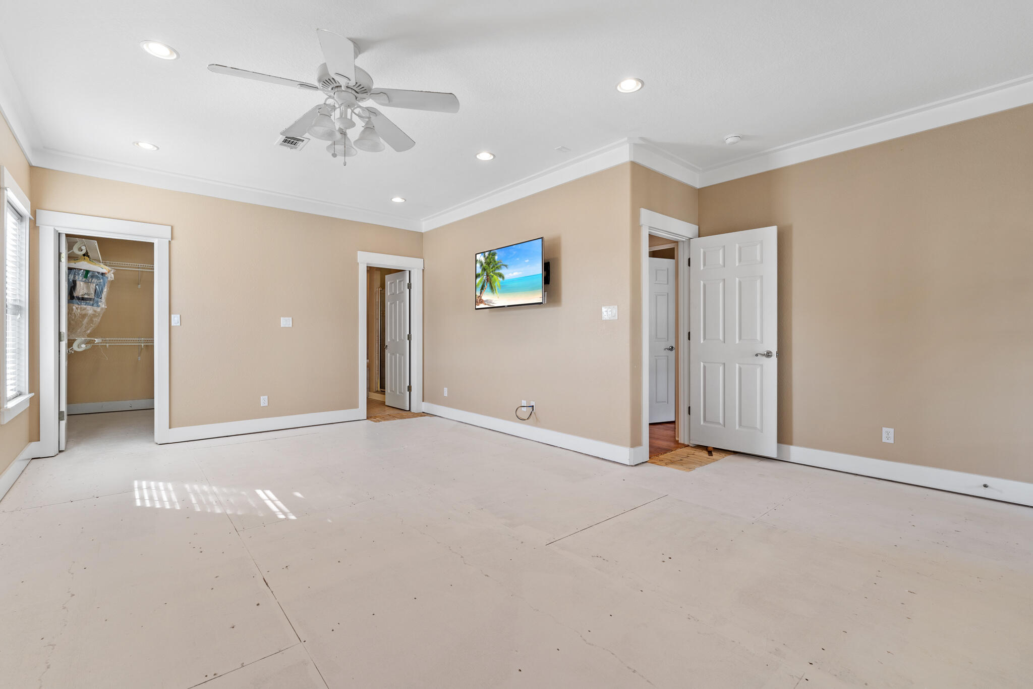 EMERALD WATERS VILLAGE - Residential