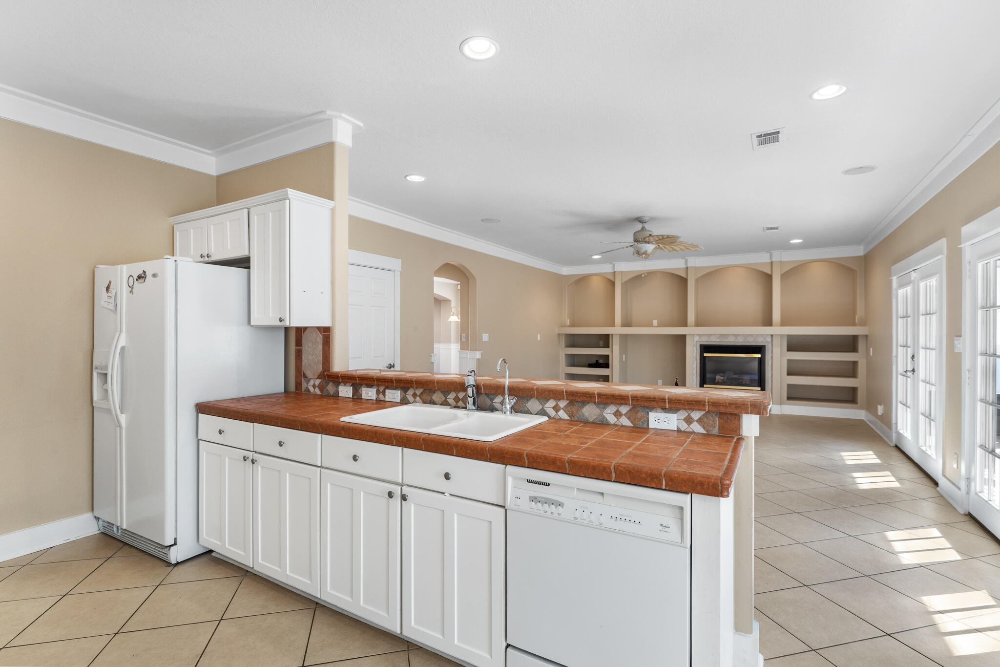 EMERALD WATERS VILLAGE - Residential