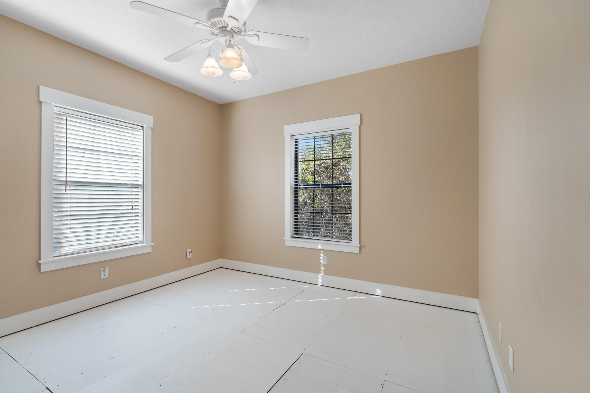 EMERALD WATERS VILLAGE - Residential