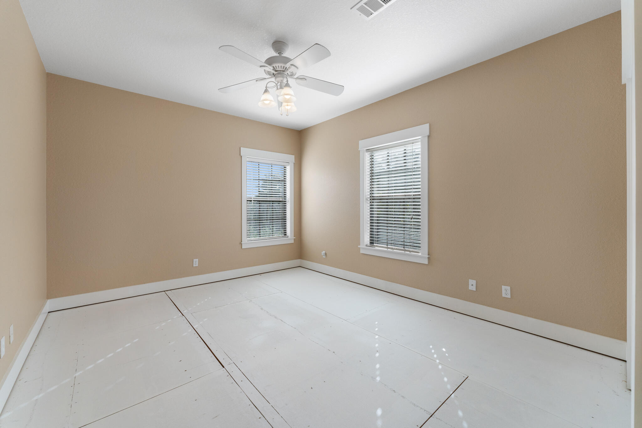 EMERALD WATERS VILLAGE - Residential