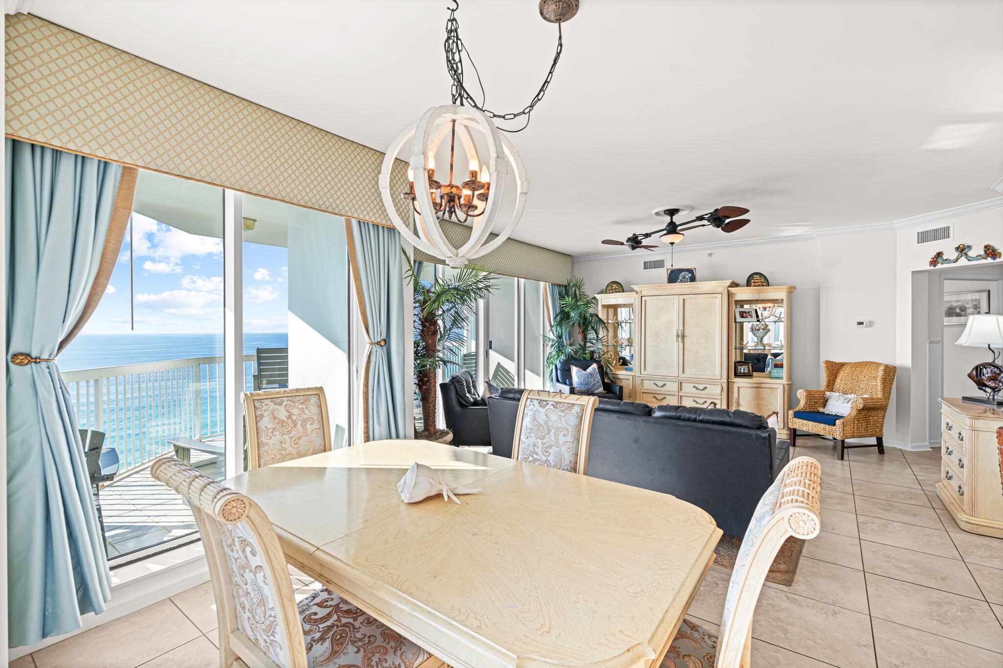 SILVER BEACH TOWERS - Residential