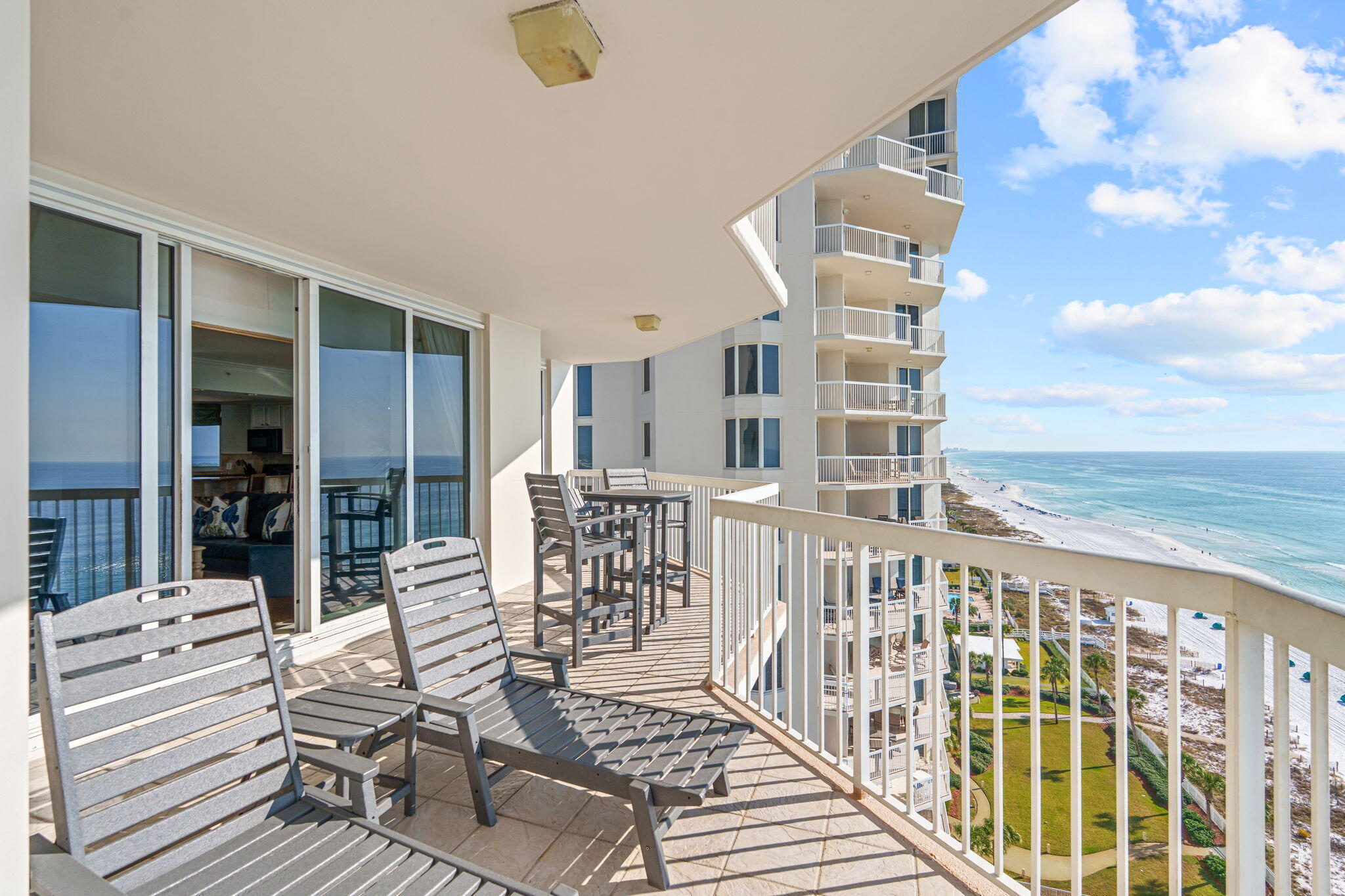 SILVER BEACH TOWERS - Residential