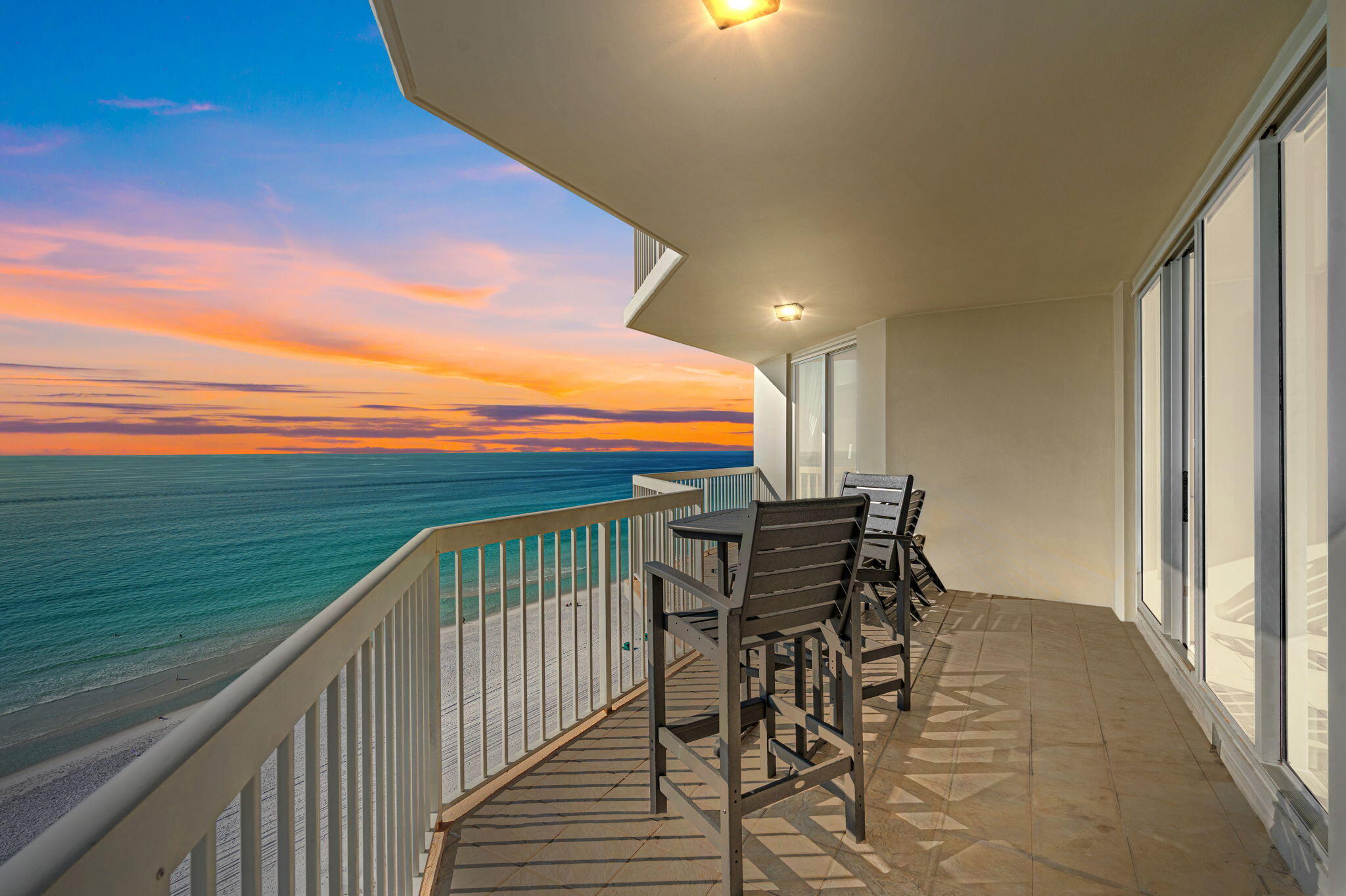 SILVER BEACH TOWERS - Residential