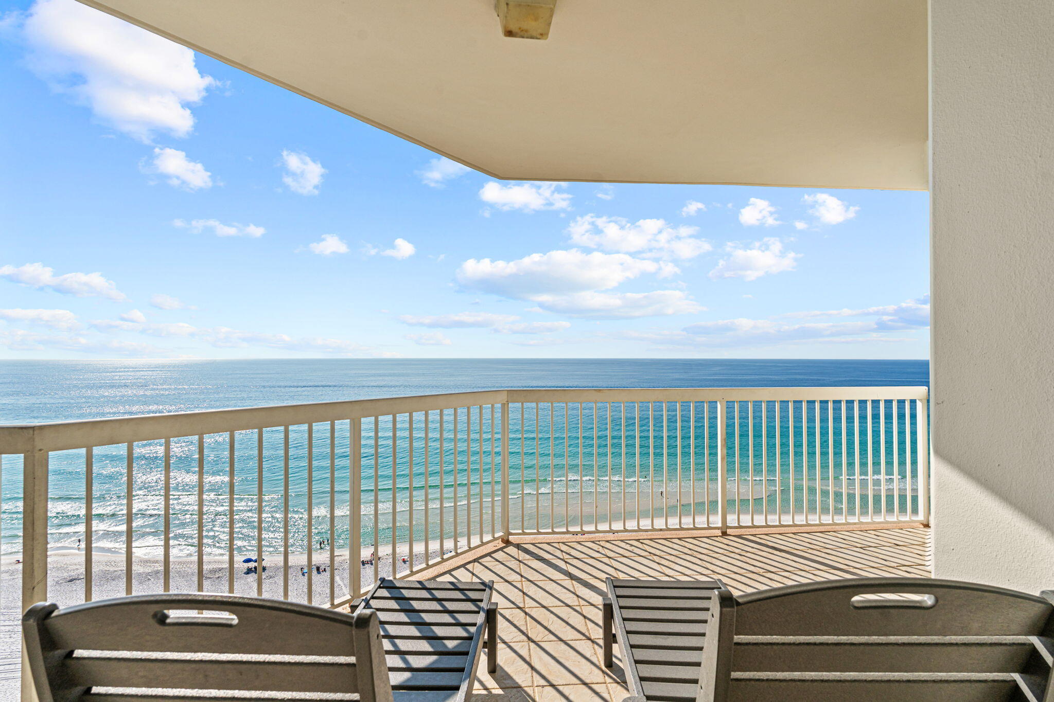 SILVER BEACH TOWERS - Residential