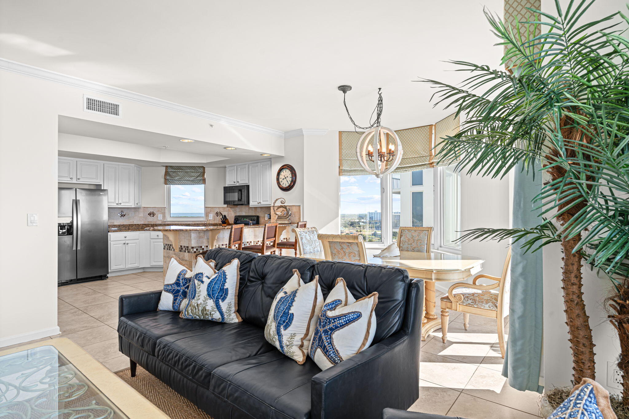 SILVER BEACH TOWERS - Residential