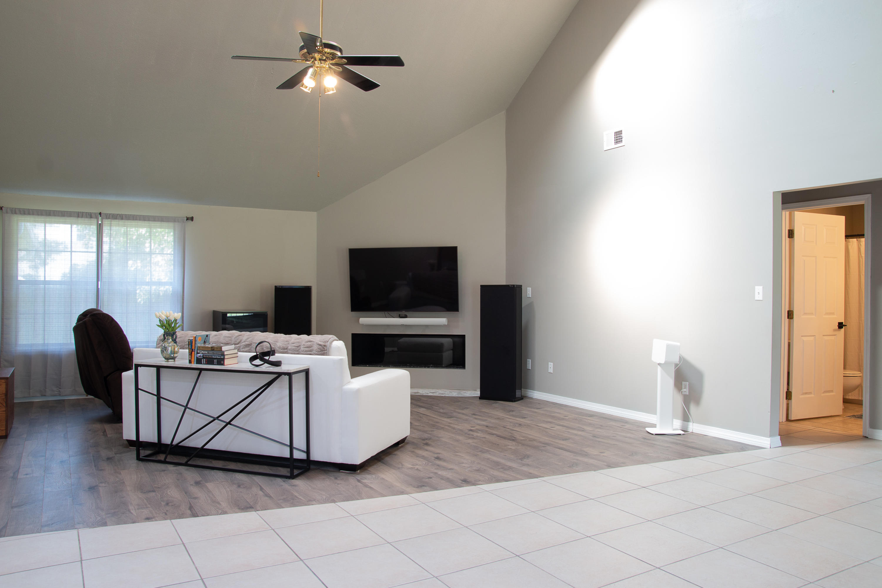 CASTELAR - Residential