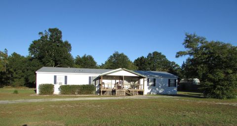 A home in DeFuniak Springs