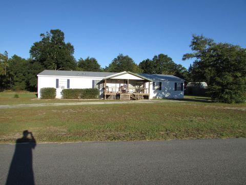 A home in DeFuniak Springs