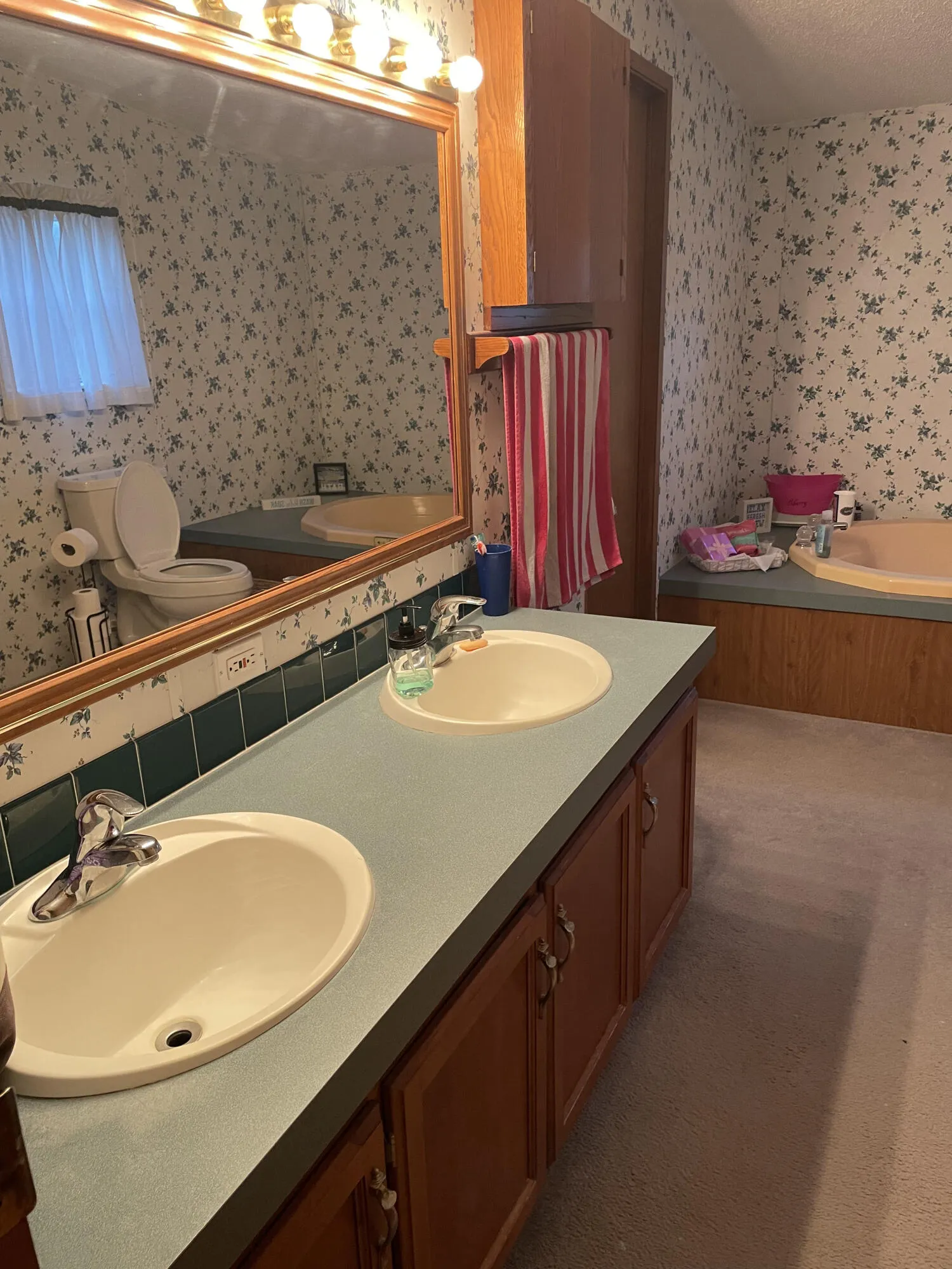 Defuniak Springs, Florida 32433, United States, 4 Bedrooms Bedrooms, ,3 BathroomsBathrooms,Residential,Active,38299