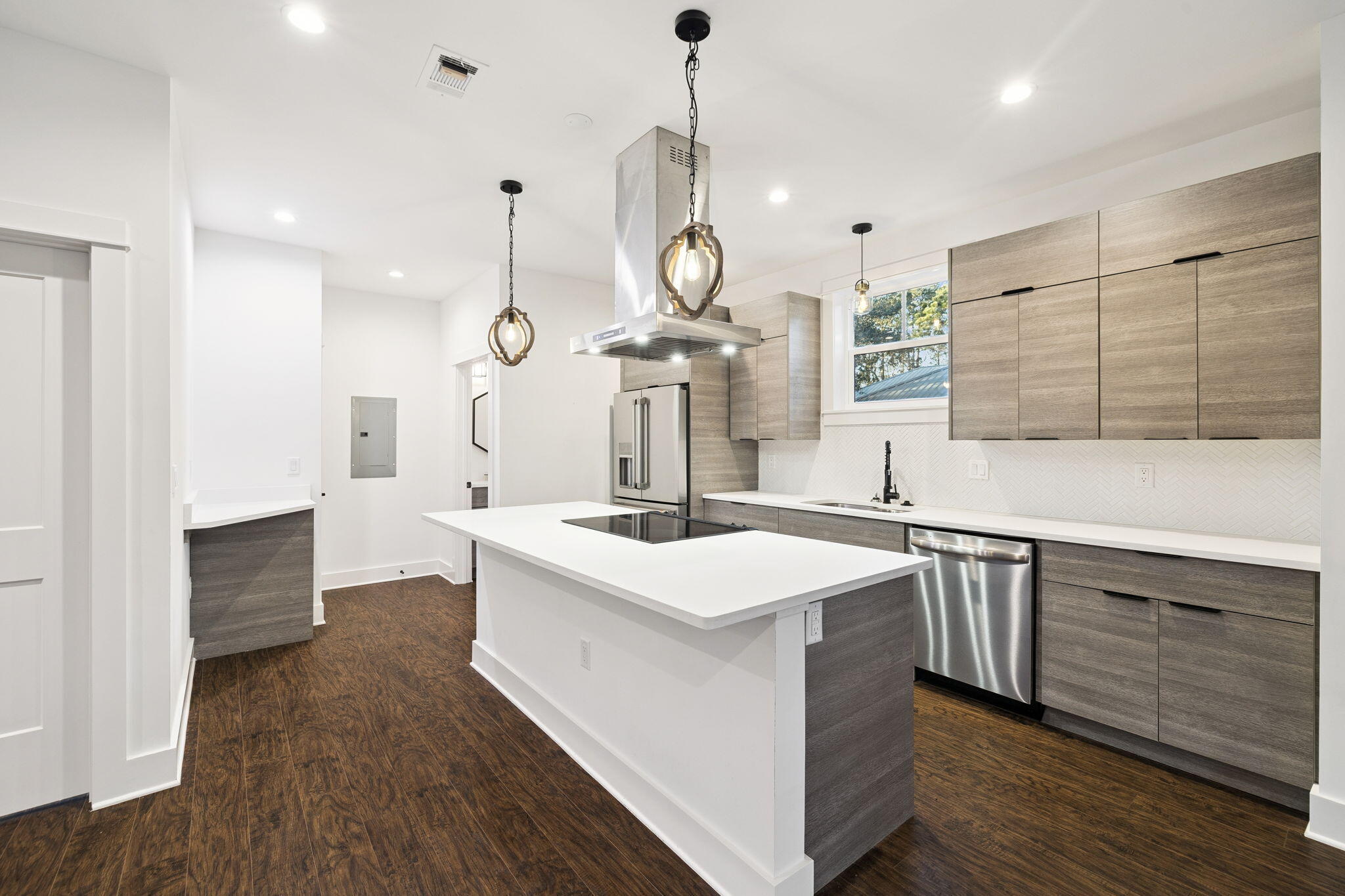 BAY GROVE - Residential