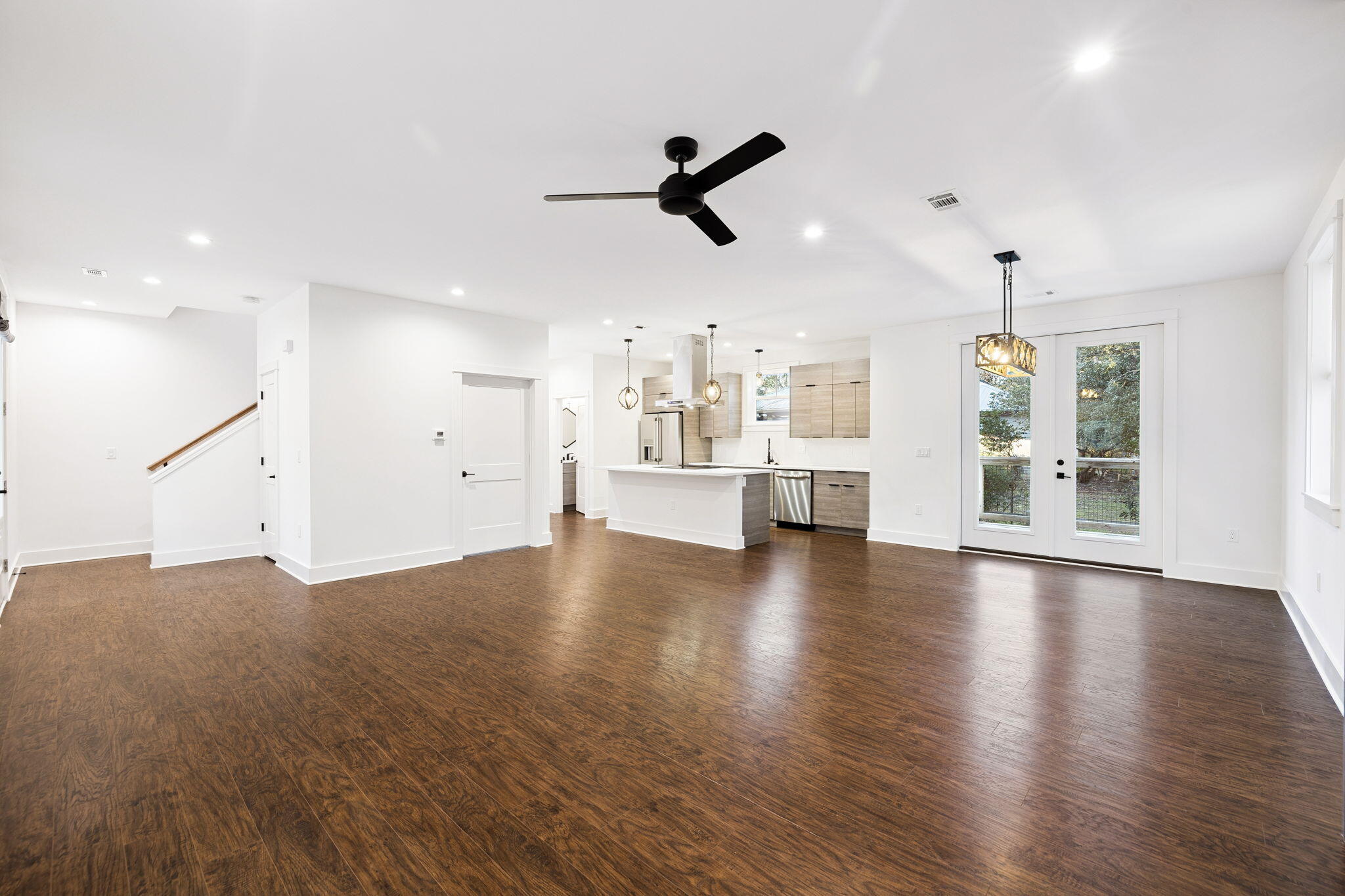 BAY GROVE - Residential