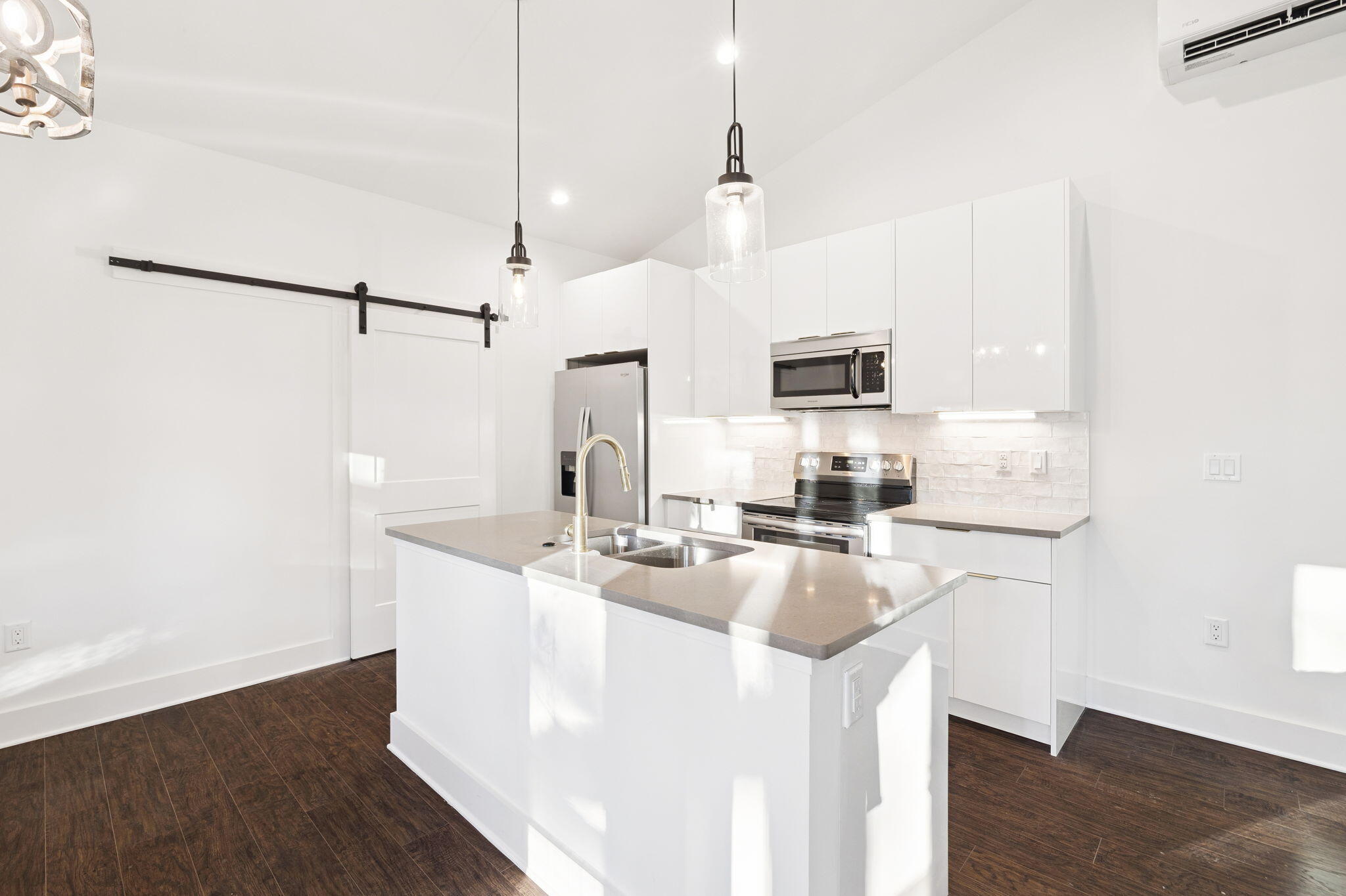 BAY GROVE - Residential