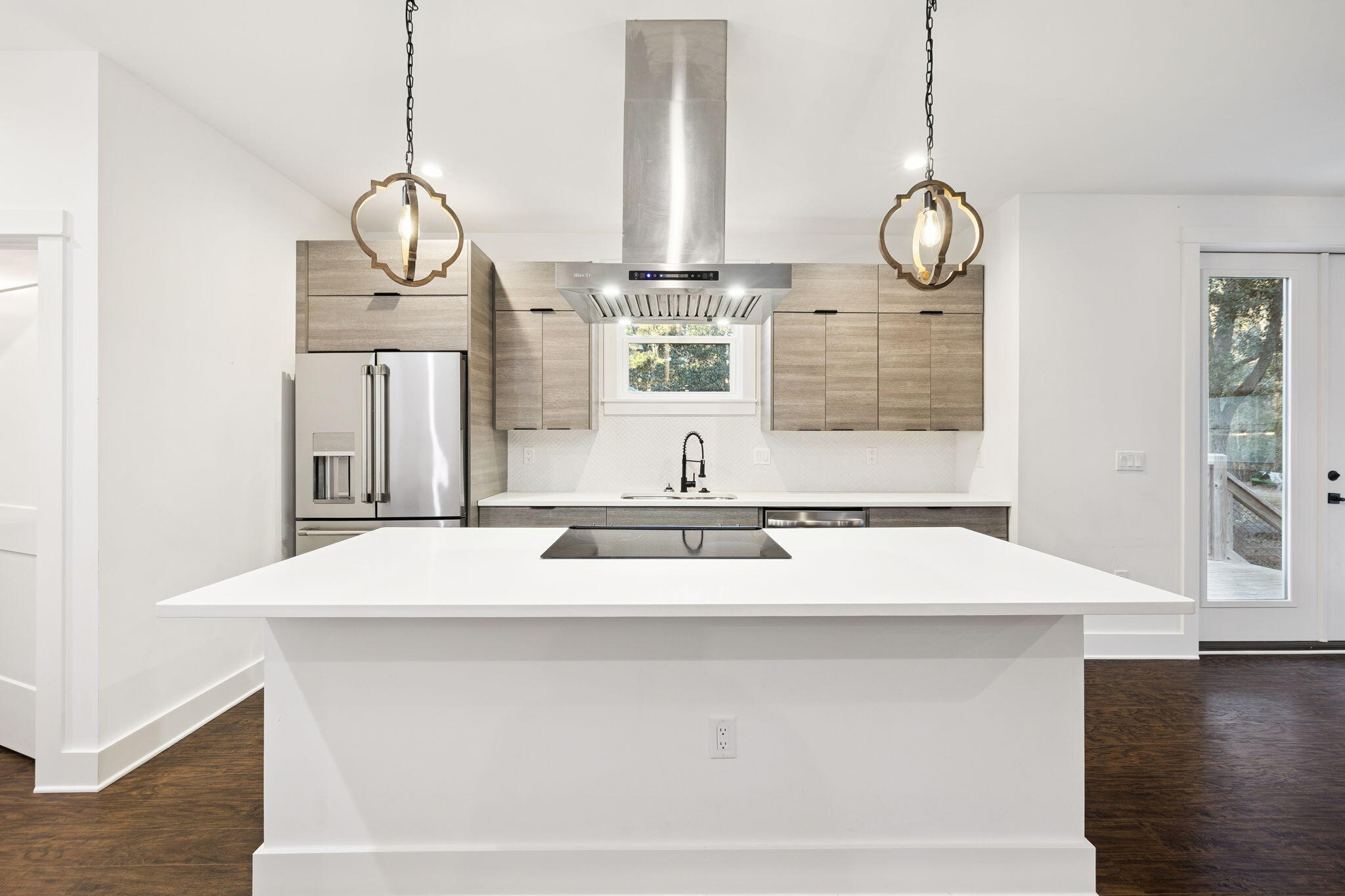 BAY GROVE - Residential