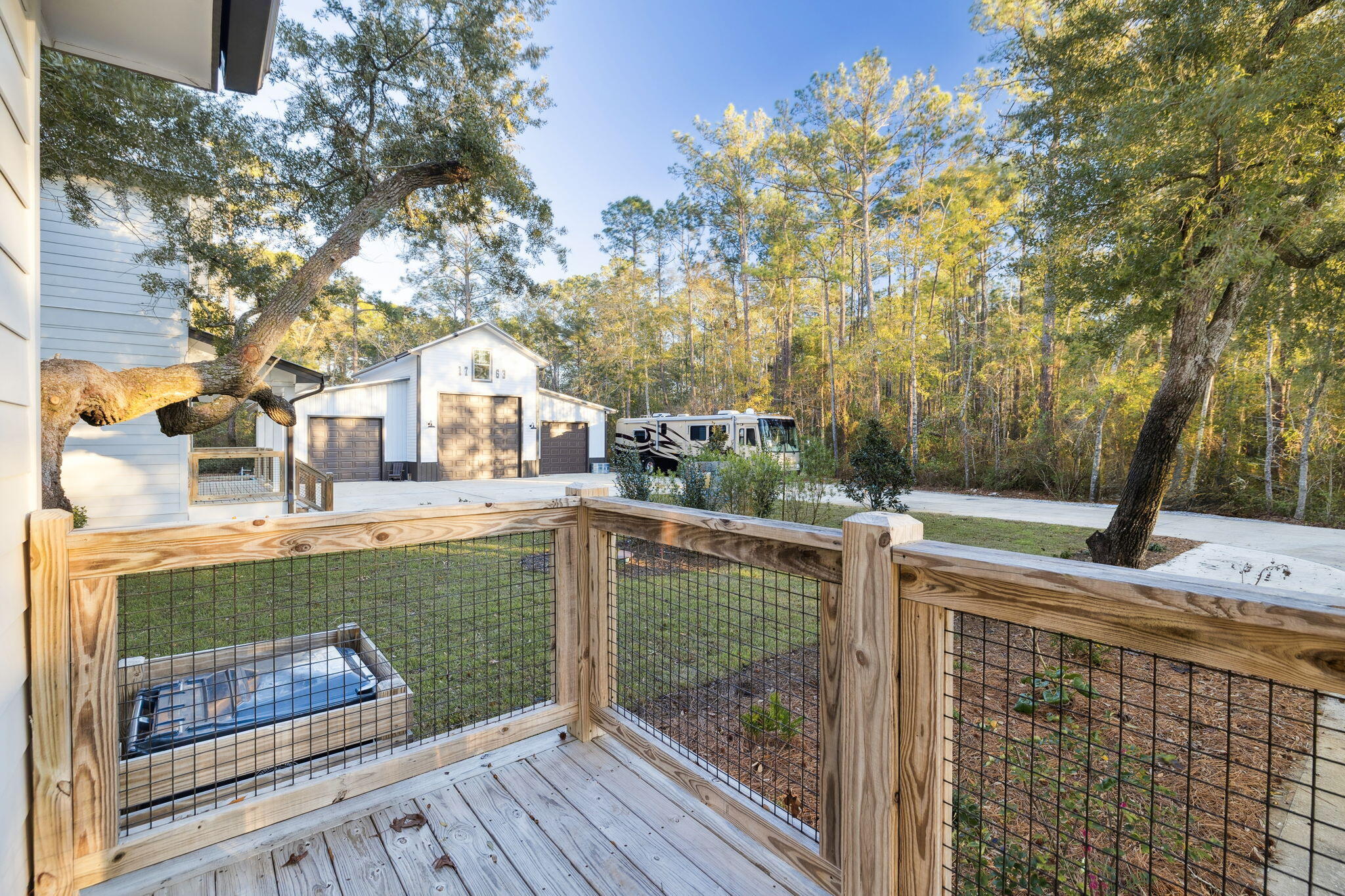 BAY GROVE - Residential