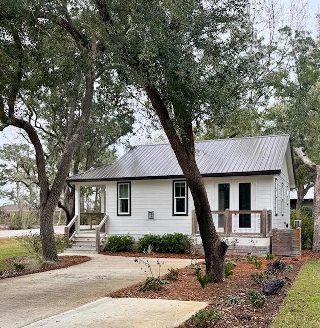 BAY GROVE - Residential