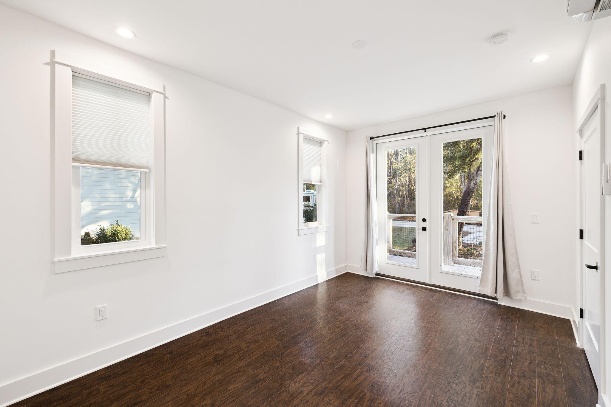 BAY GROVE - Residential