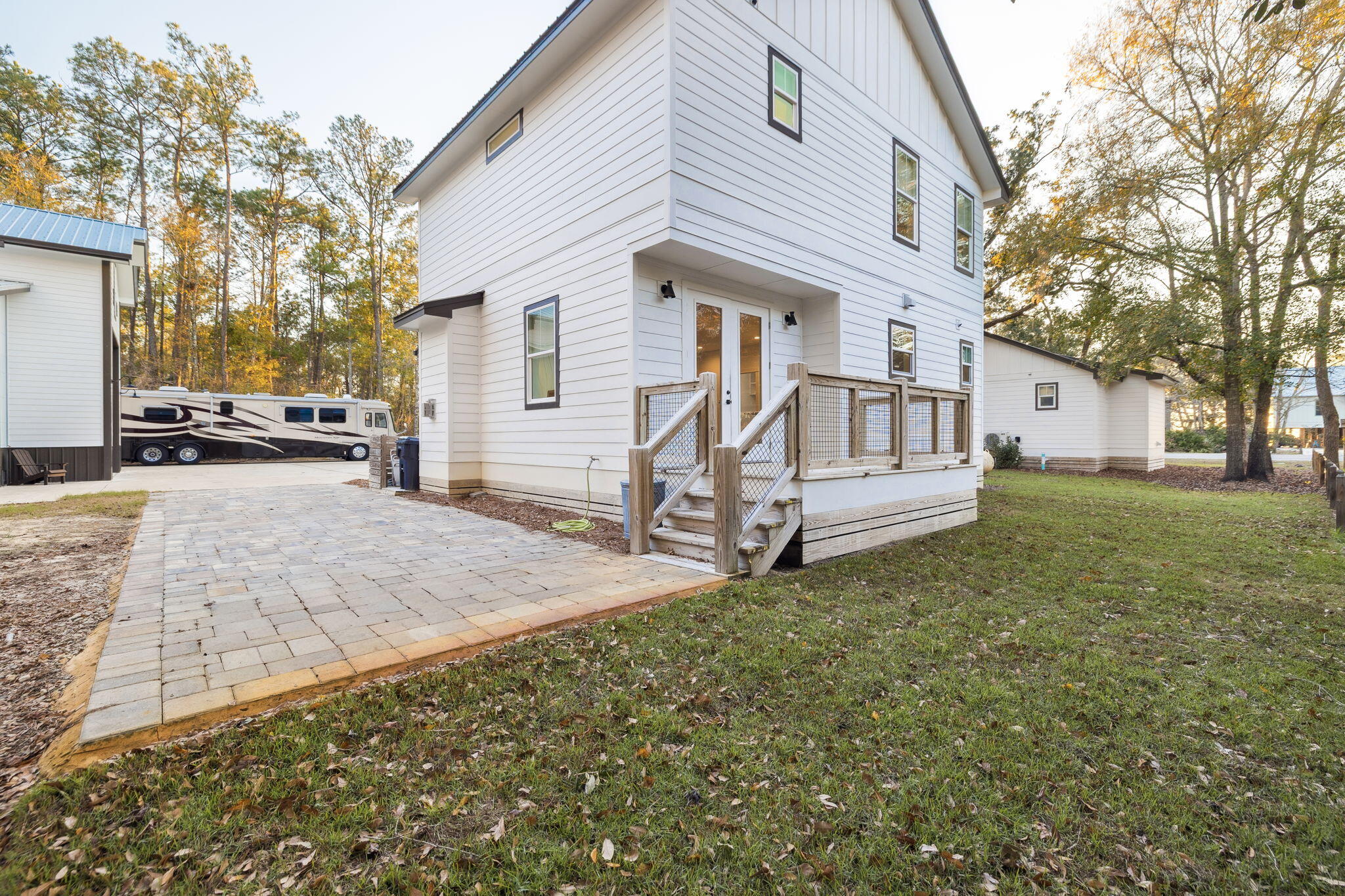 BAY GROVE - Residential