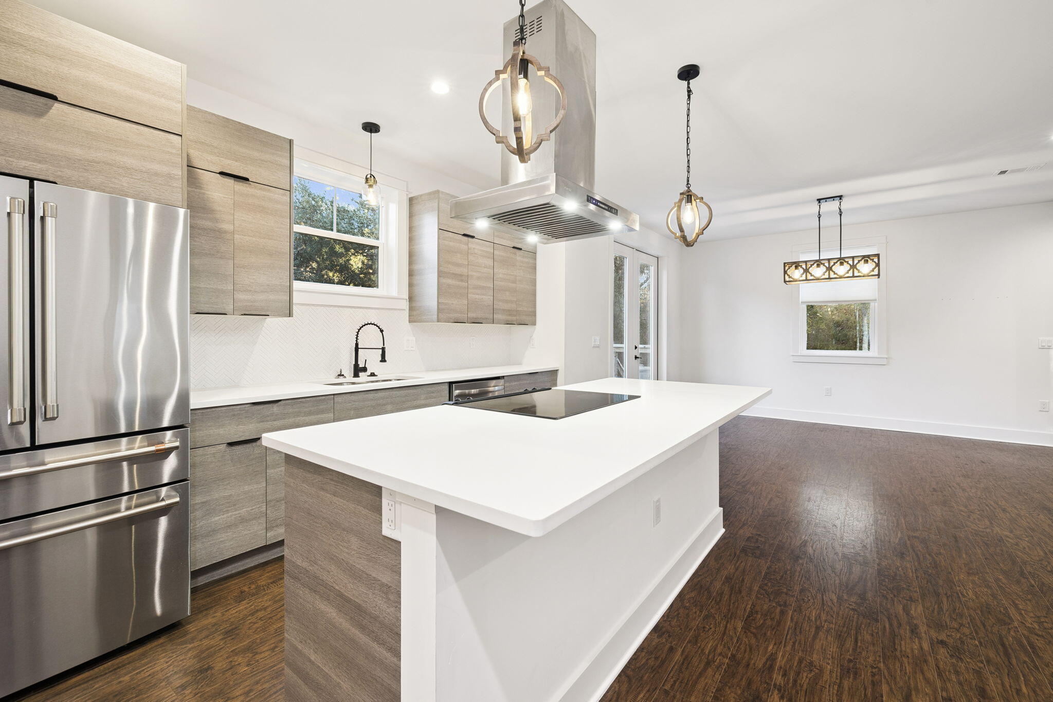 BAY GROVE - Residential