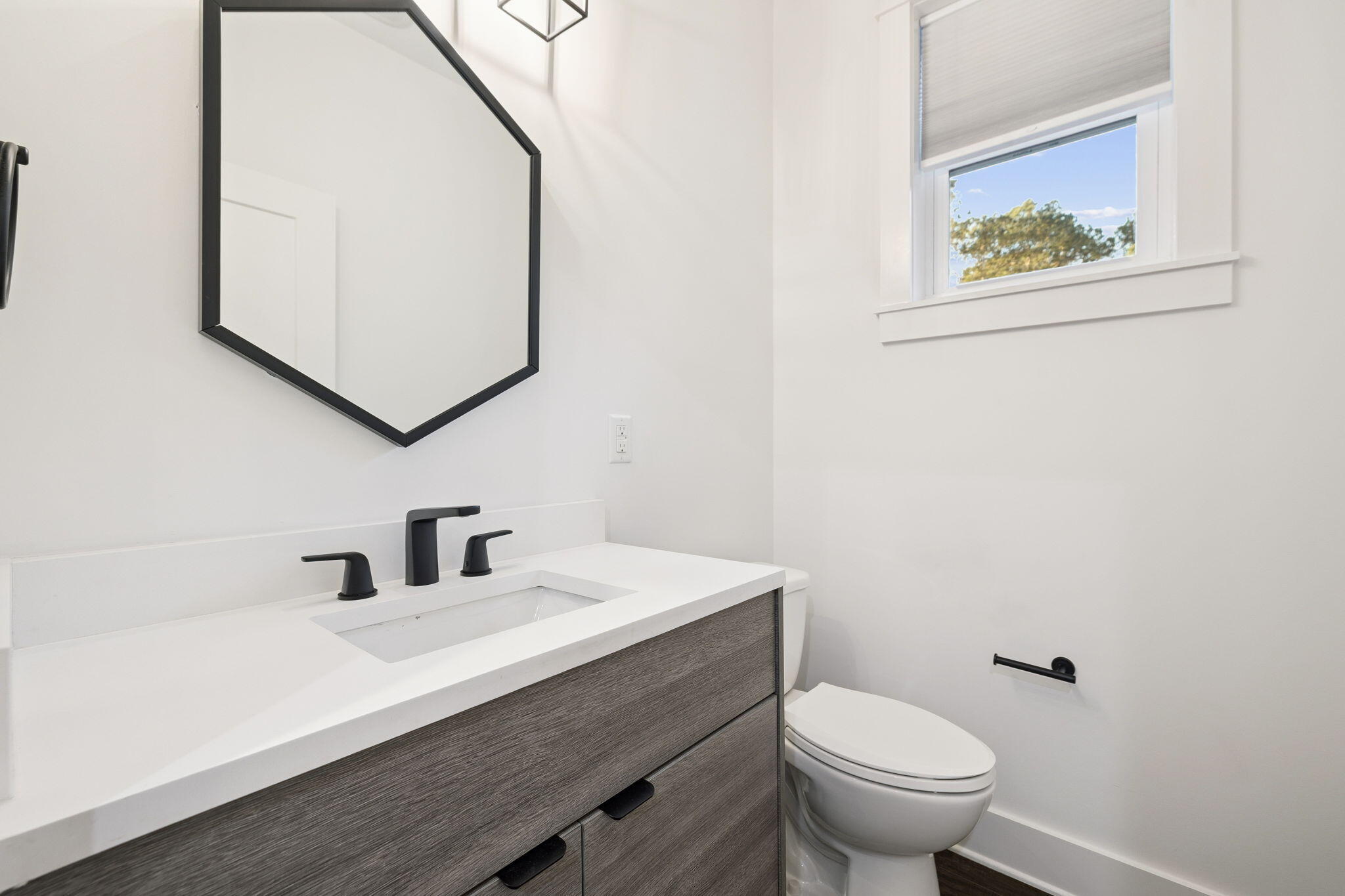 BAY GROVE - Residential