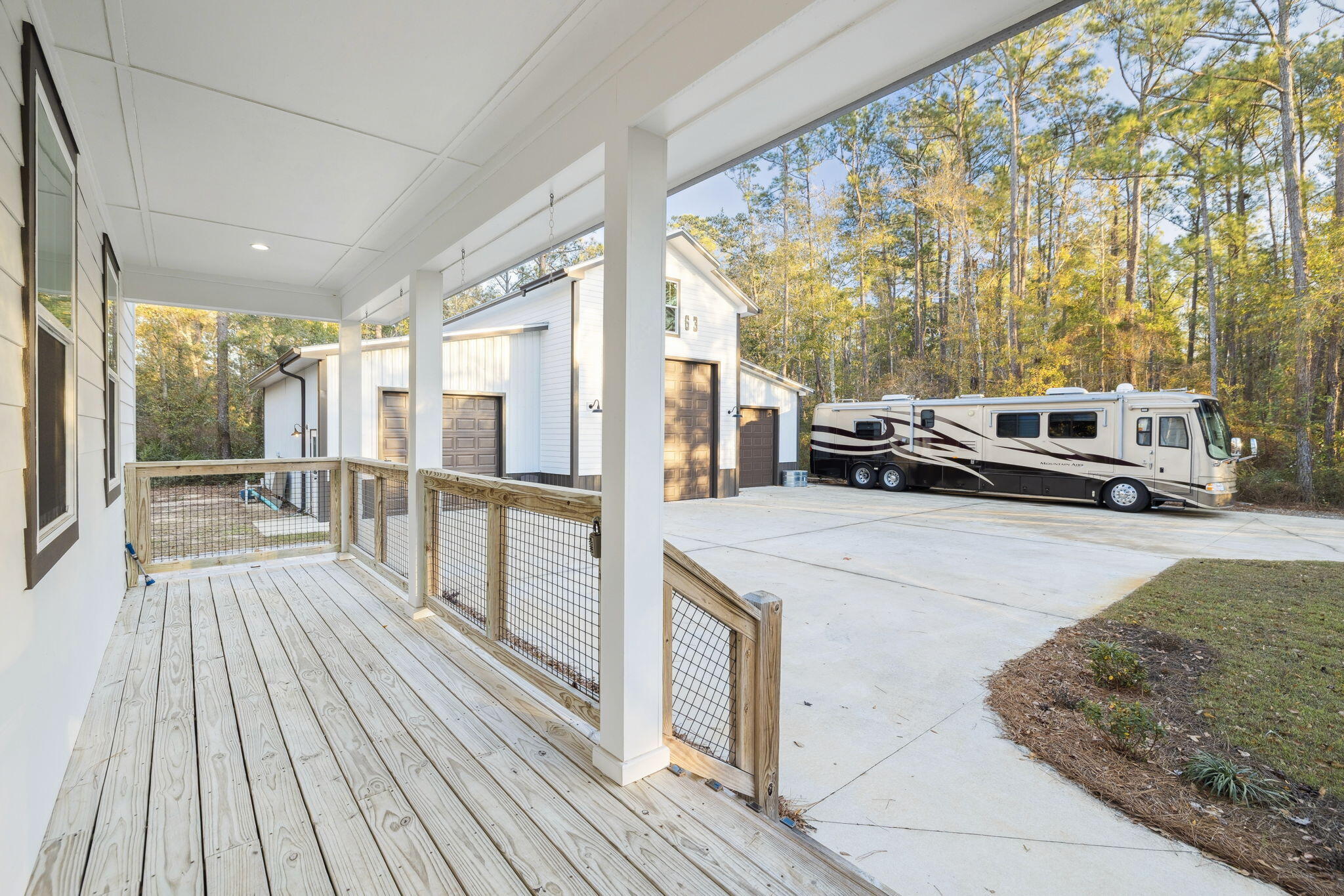 BAY GROVE - Residential