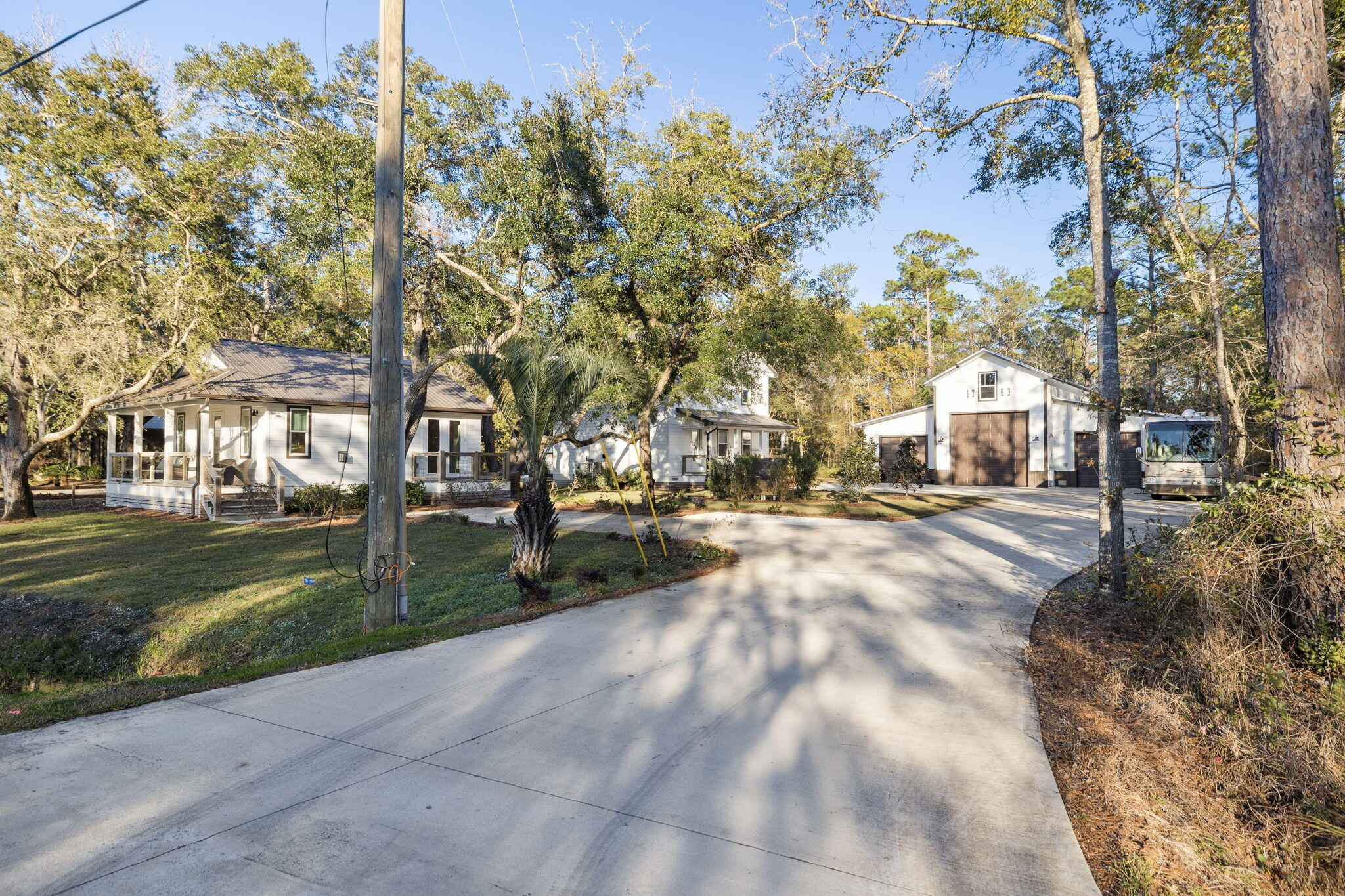 BAY GROVE - Residential