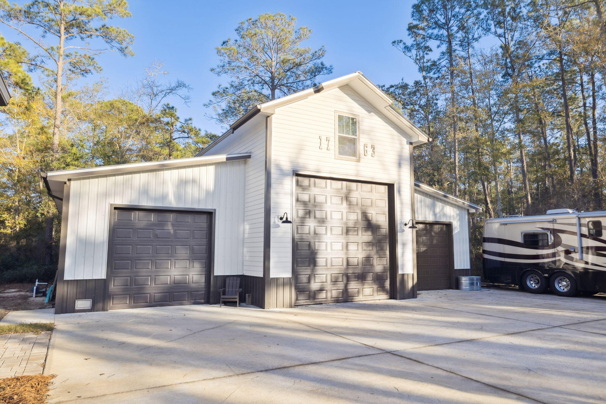 BAY GROVE - Residential