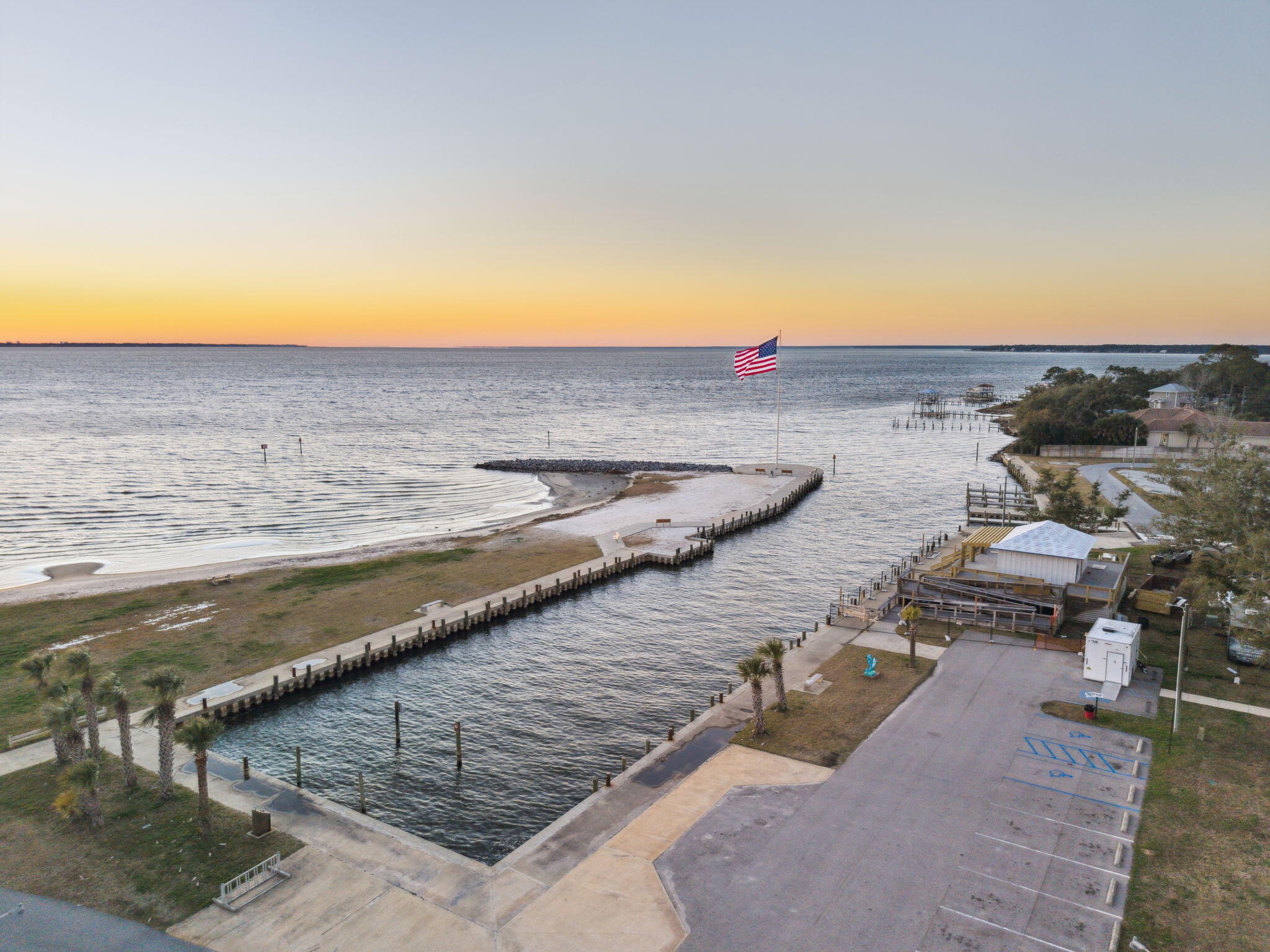 BAY GROVE - Residential