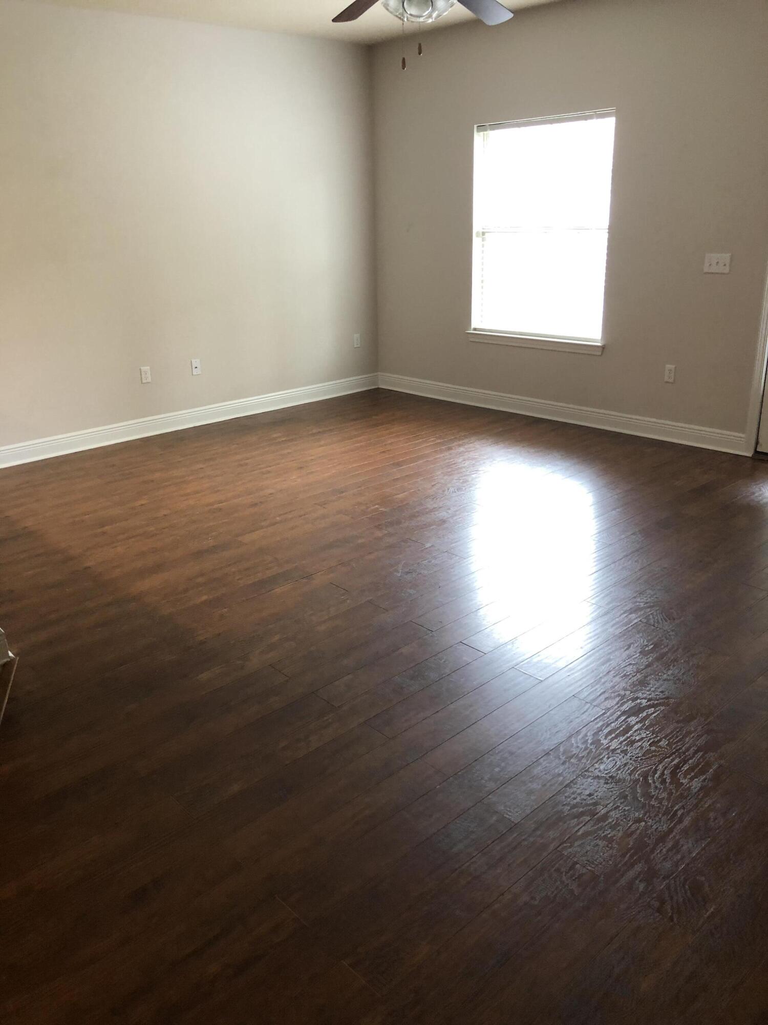 RESERVE POINTE - Residential