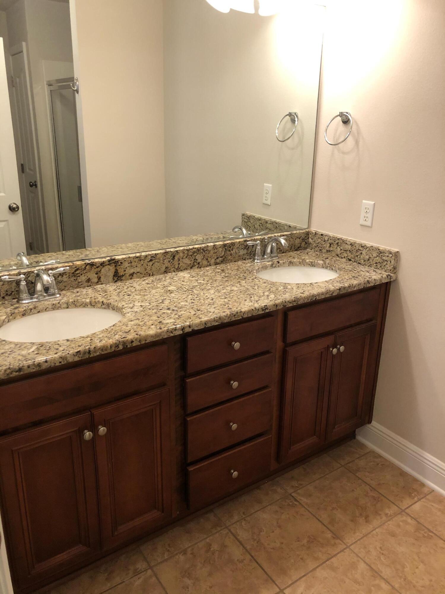 RESERVE POINTE - Residential