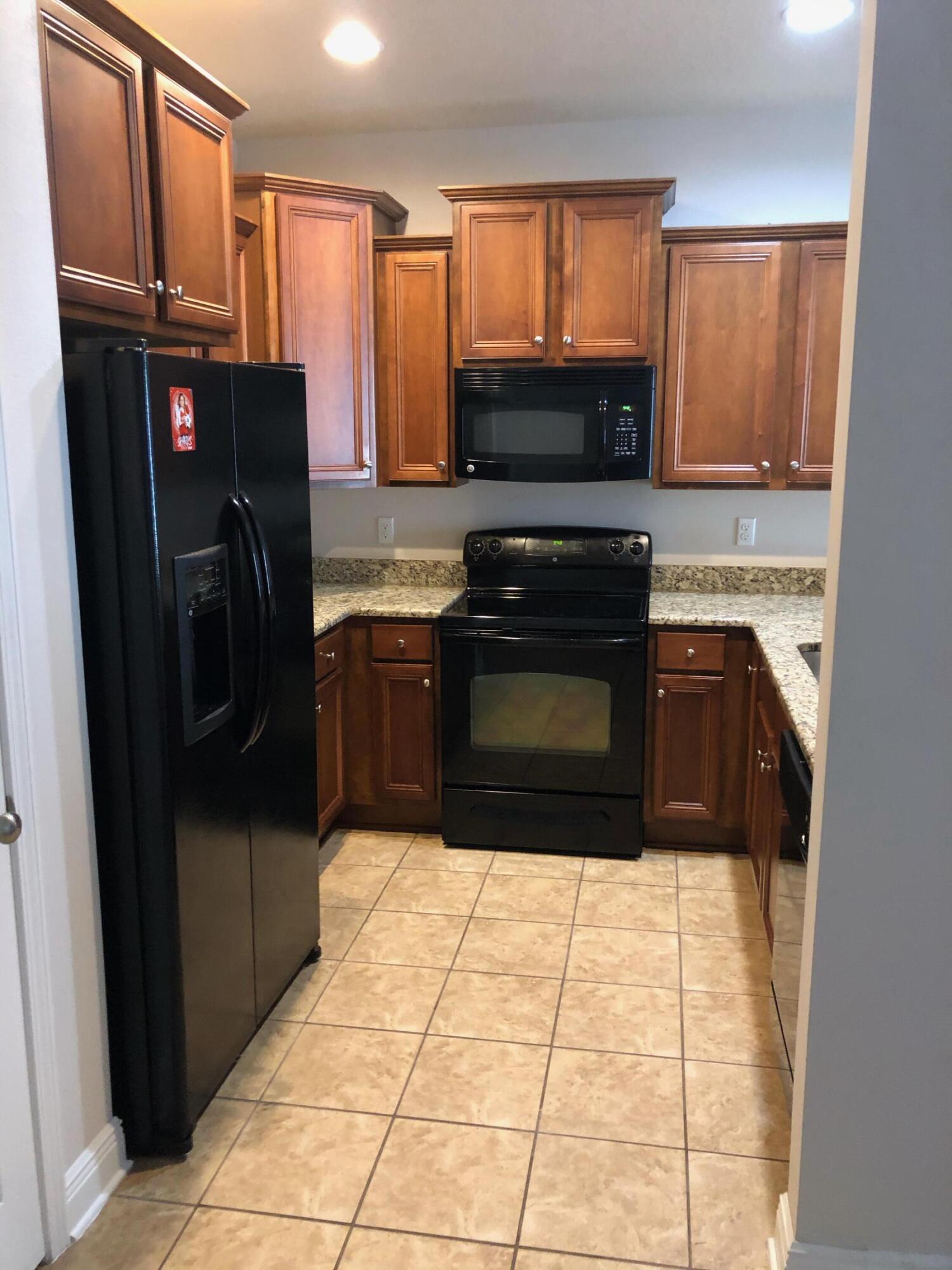 RESERVE POINTE - Residential