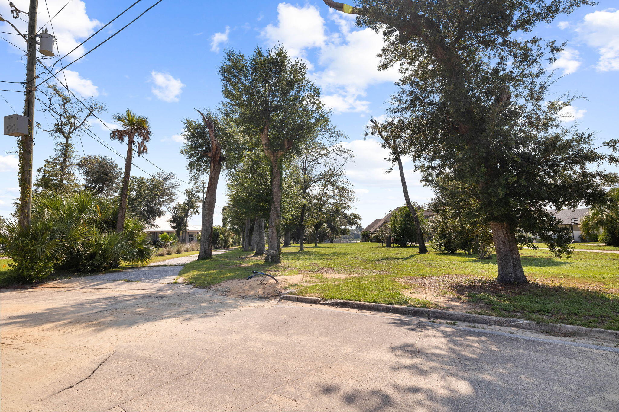 COVE PARK ADDN - Land