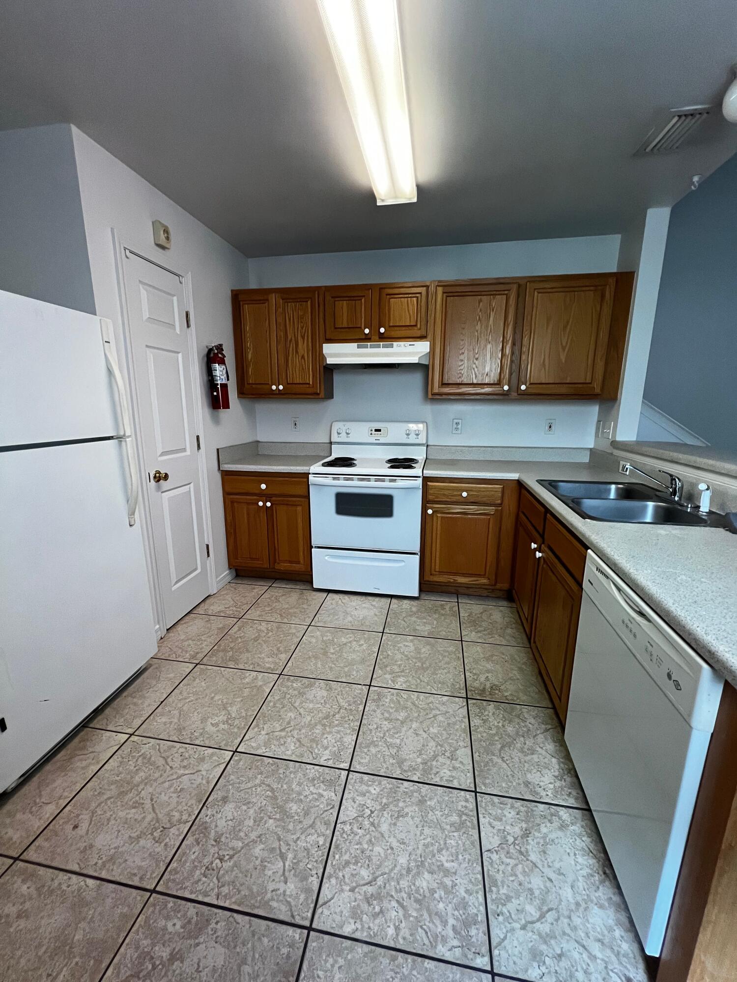 DOWNTOWNER - Residential Lease