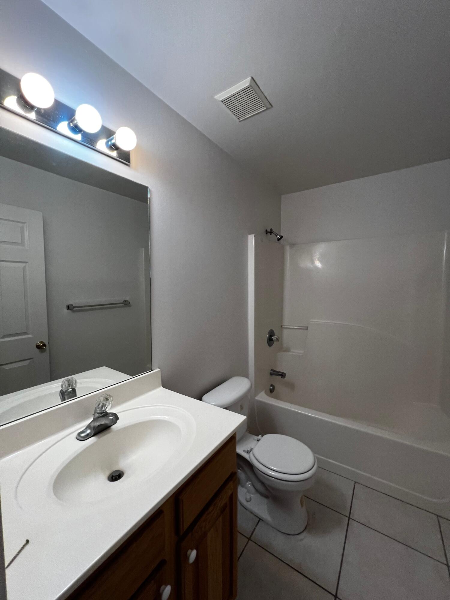 DOWNTOWNER - Residential Lease